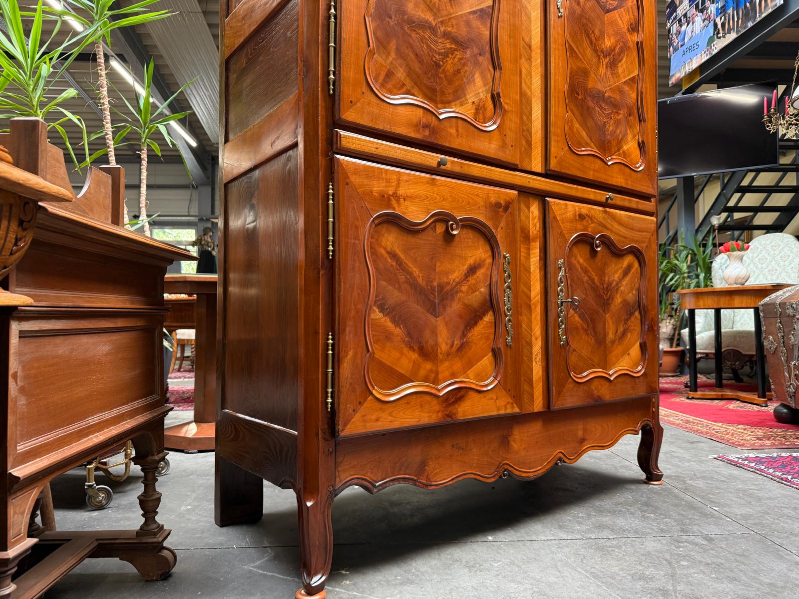 Kabinettschrank um 1800 – viertürig, Nussbaum, Originalzustand Antiquität ifantik G2036