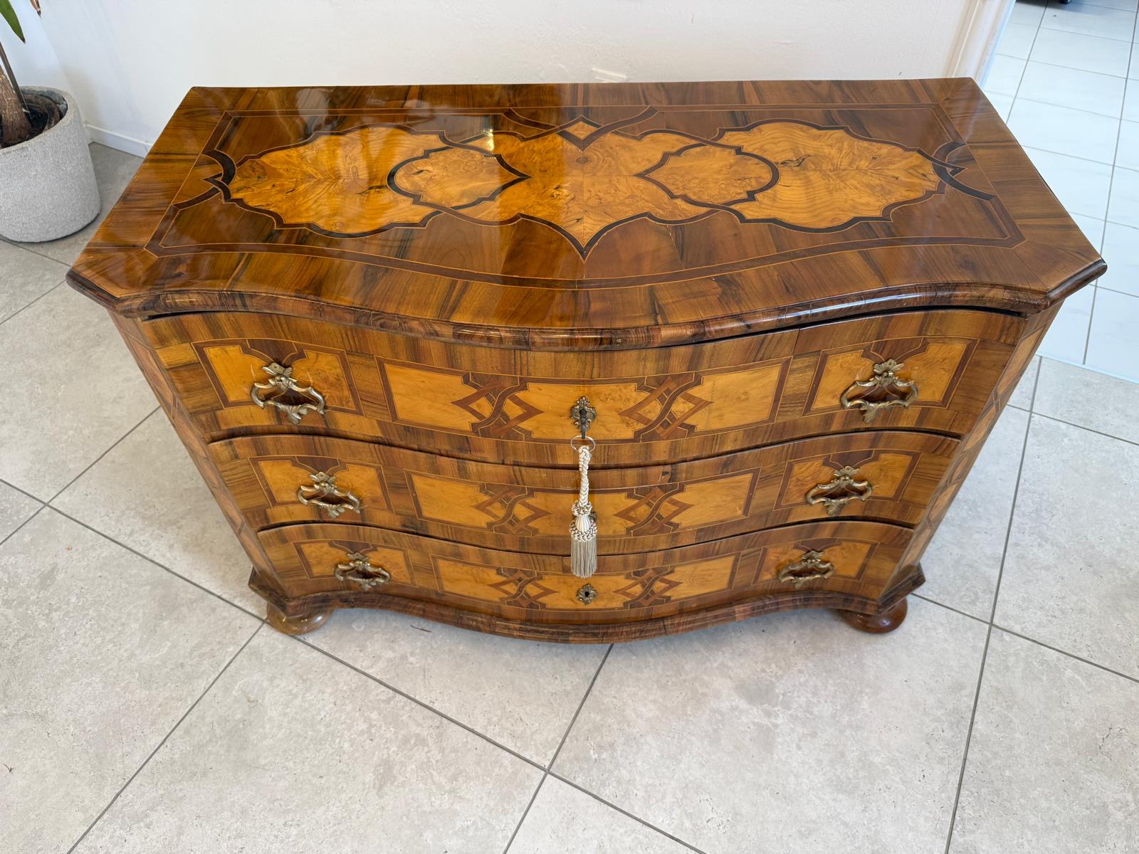 Barockkommode Original Nussfurniert Antiquität Restauriert D2601