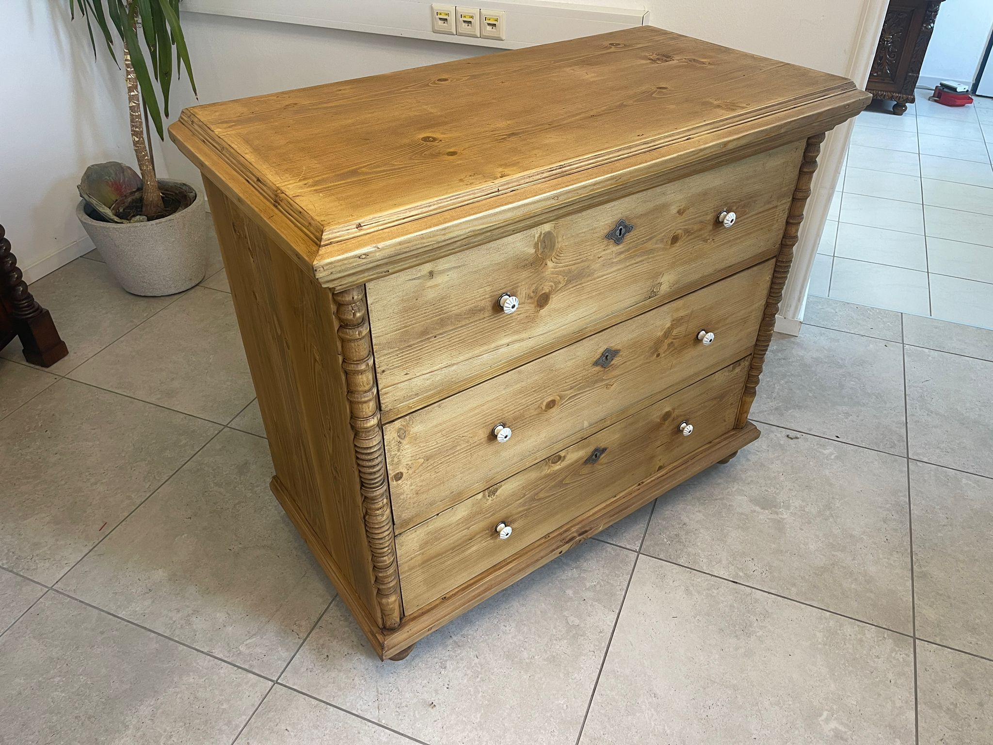 c909f674-2971-457c-a970-a00921333bb5 Restaurierte Biedermeier Kommode 3 Laden - Biedermaier Möbel A4857