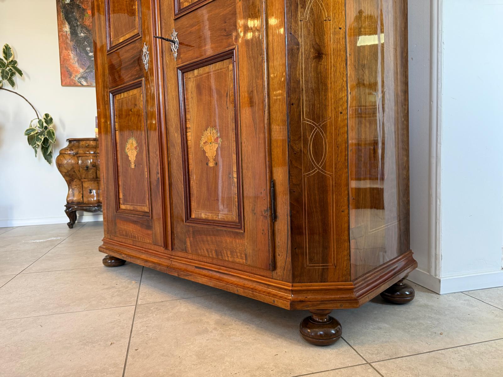 Barocker Hallenschrank Barockschrank Marketerien Antiquität  D1180