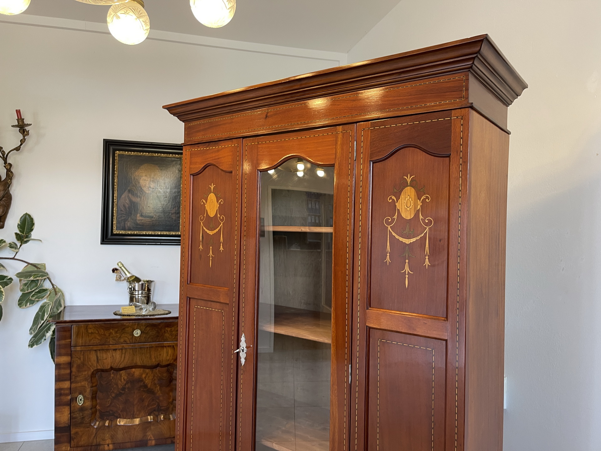 Buaernschrank-Kasten-73 Restaurierter Jugendstil Garderobenschrank Vitrinenschrank A4161