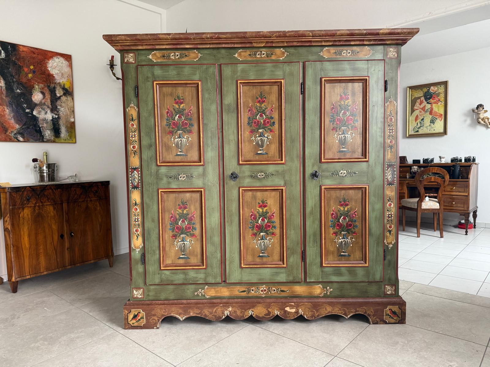 Originaler Voglauer Schrank Bauernschrank Anno 1800 Altgrün G2065