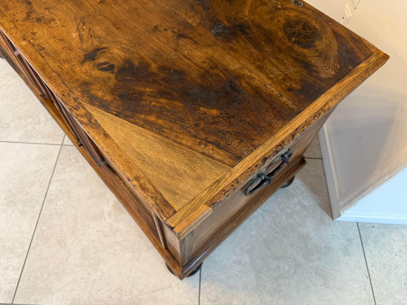 Authentische Barock Truhe Eisenbeschlagen Hartholz Antiquität G2222