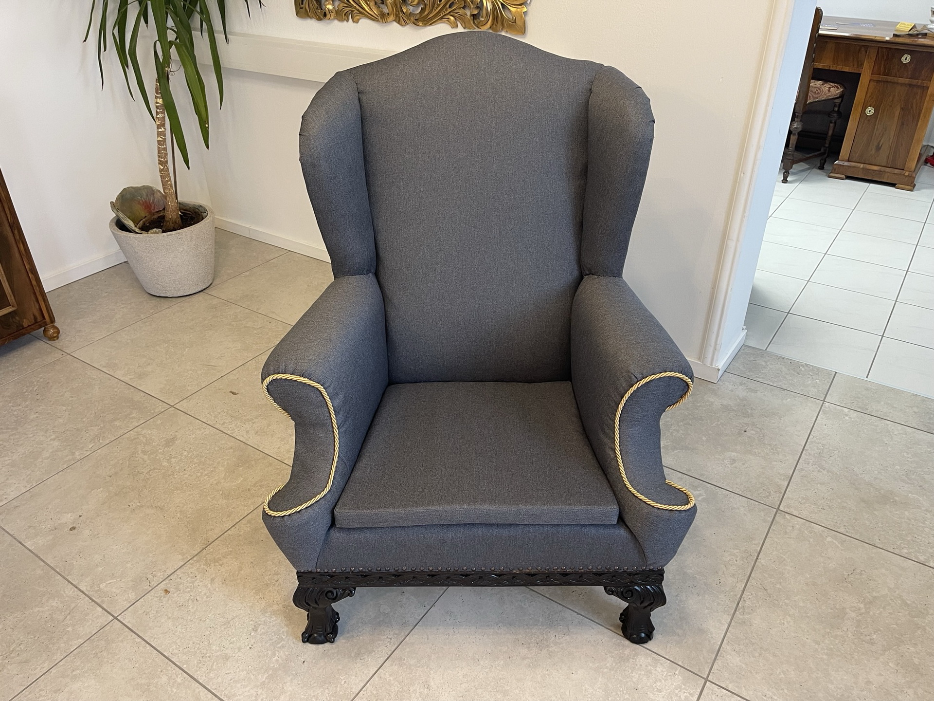 Buecherschrank_08 Restaurierter Historismus Ohrenfauteuil Ohrensessel B1557