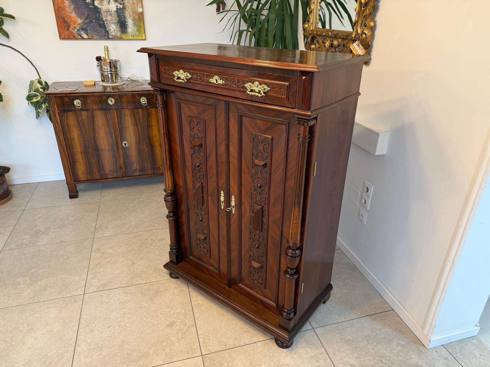 Restaurierte Gründerzeit Anrichte Vertiko Halbschrank Säulenanrichte G2083