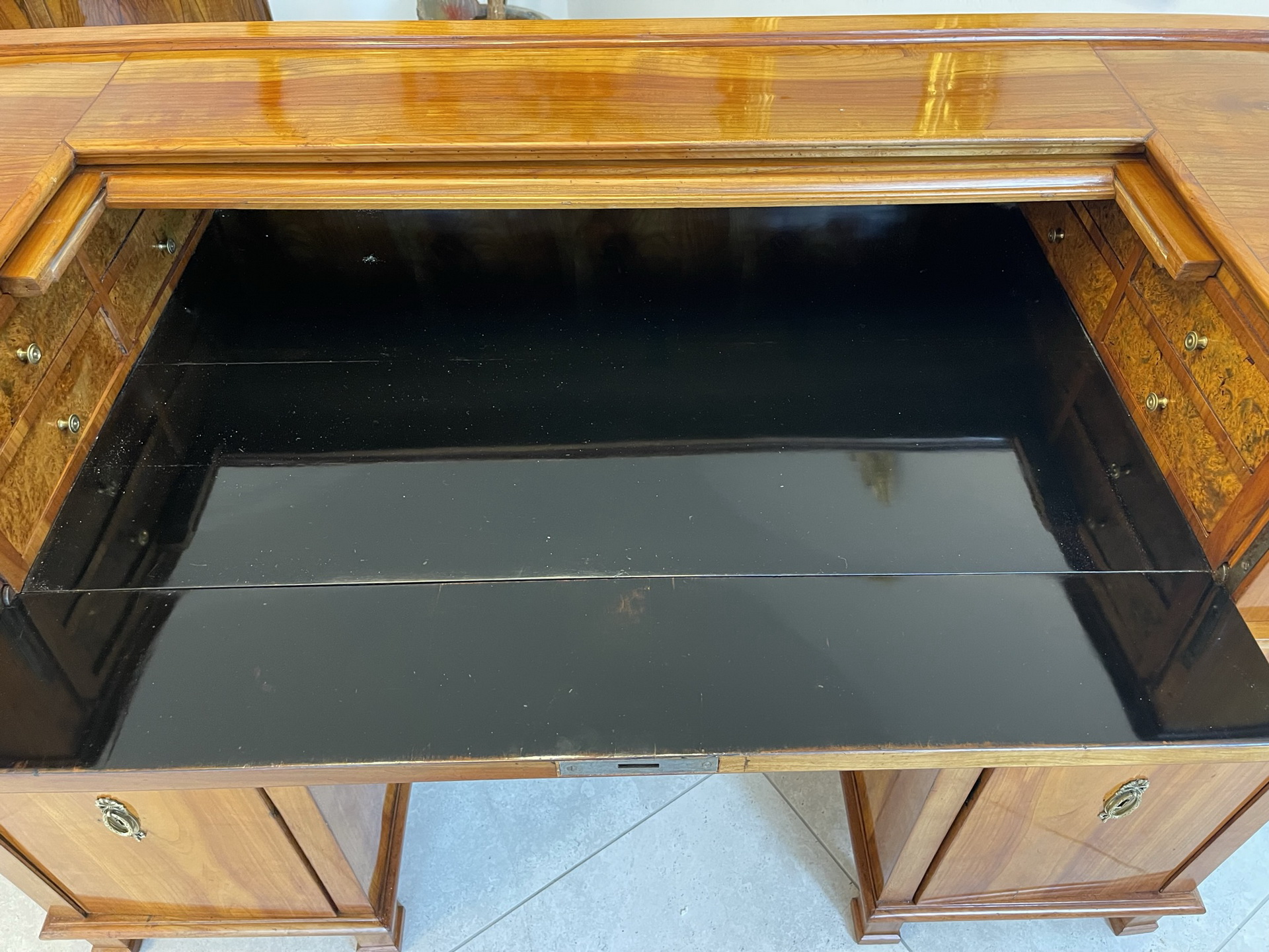 Barock-Biedermeier_19FRONCZvFNB0tO restaurierter Biedermeier Rolladensekretär i2247