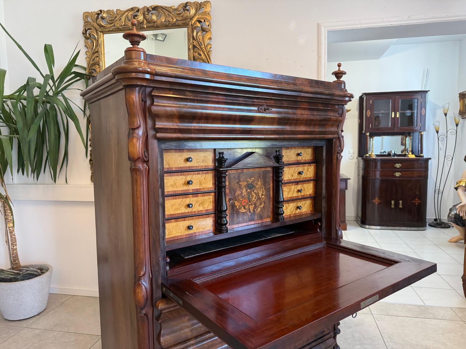Sale Restaurierter Biedermeier Sekretär Schreibpult Nussholz D2905