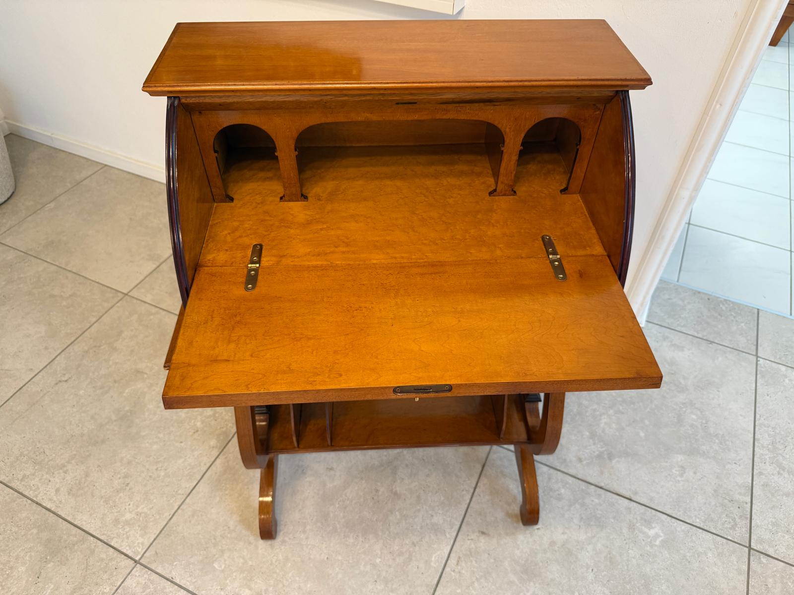 Zierlicher Barocker Sekretär Schreibtisch Wurzelholz G1809