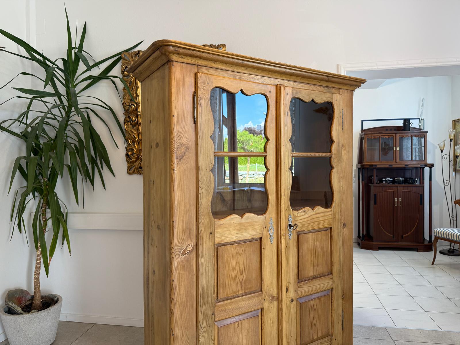 Restaurierte Biedermeier Vitrine Bäuerliche Vitrine Bücherschrank G1185