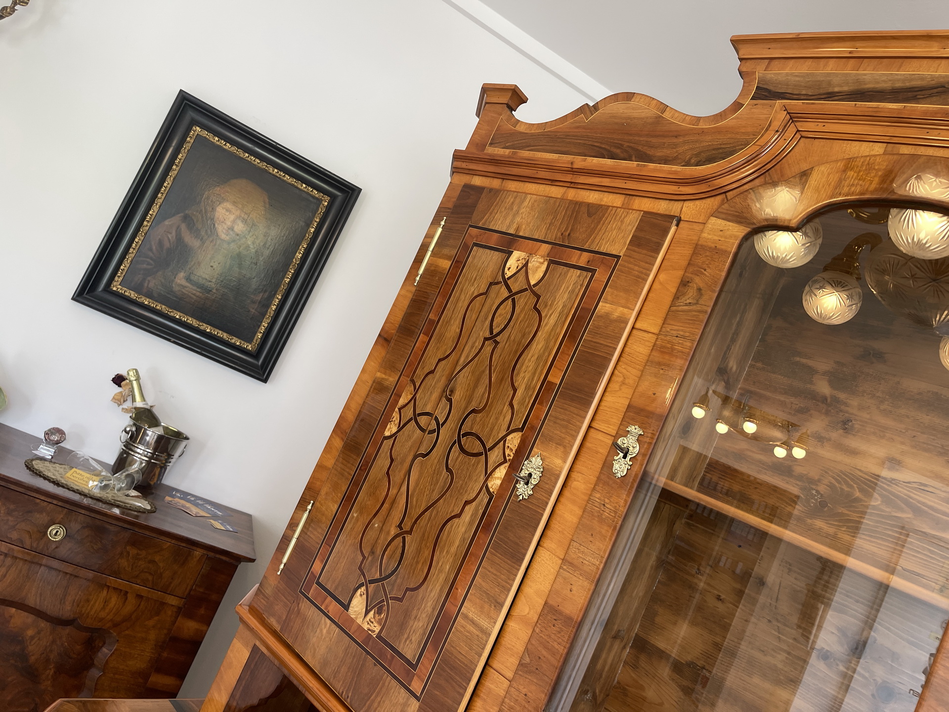 IMG_8693 Sale Barocke Aufsatzkommode Marketerien Bücherschrank A4423