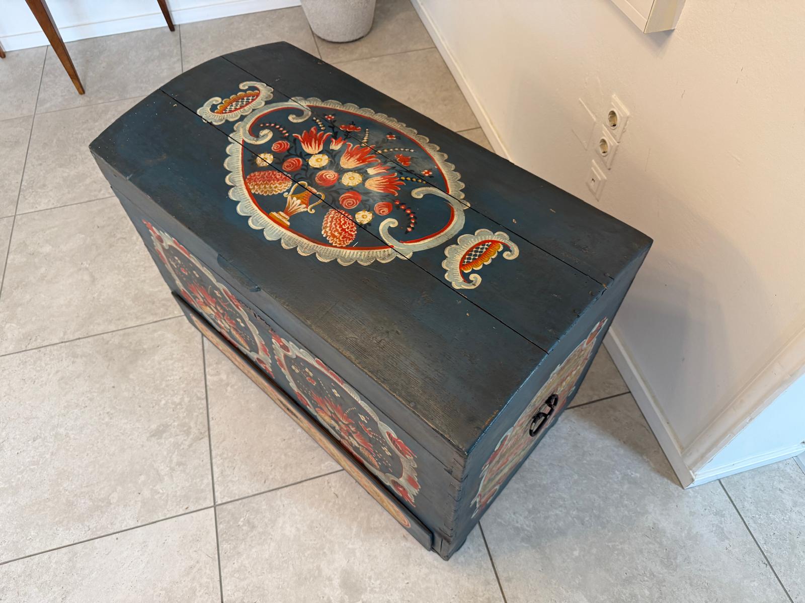 Urige handbemalte Tiroler Truhe Landhaustruhe Bauerntruhe G2271