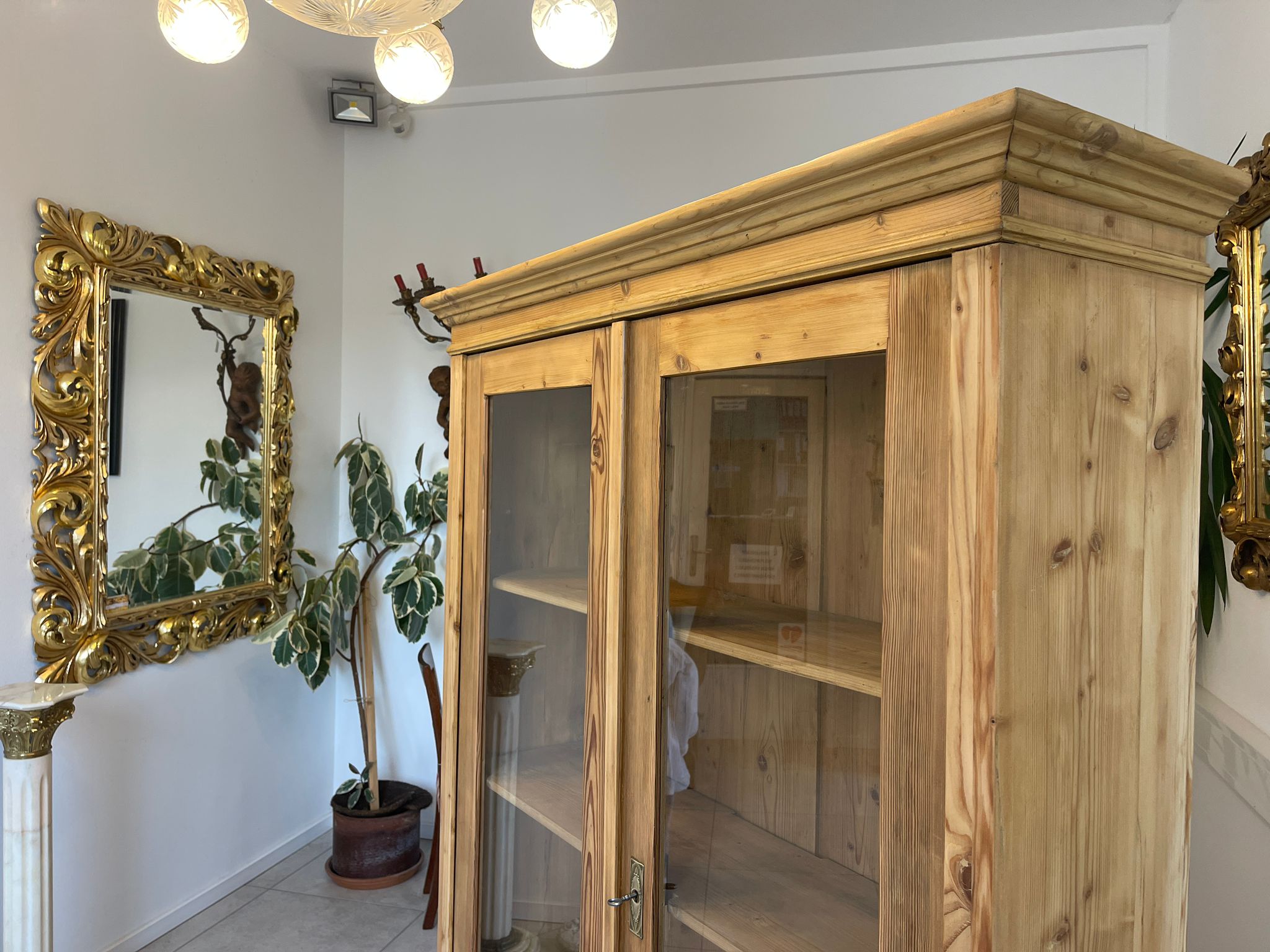 c3c4bc5c-06cb-43ee-831e-4e40fc35949e Restaurierte Jugendstil Vitrine Bauernvitrine Bauernschrank A5094