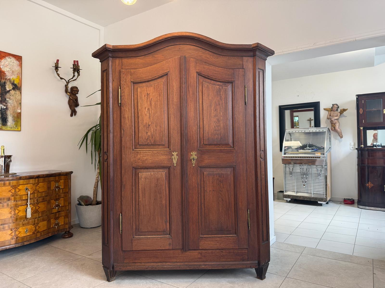 Barock Hallenschrank Schrank Eichenholz Geschnitzt D2626