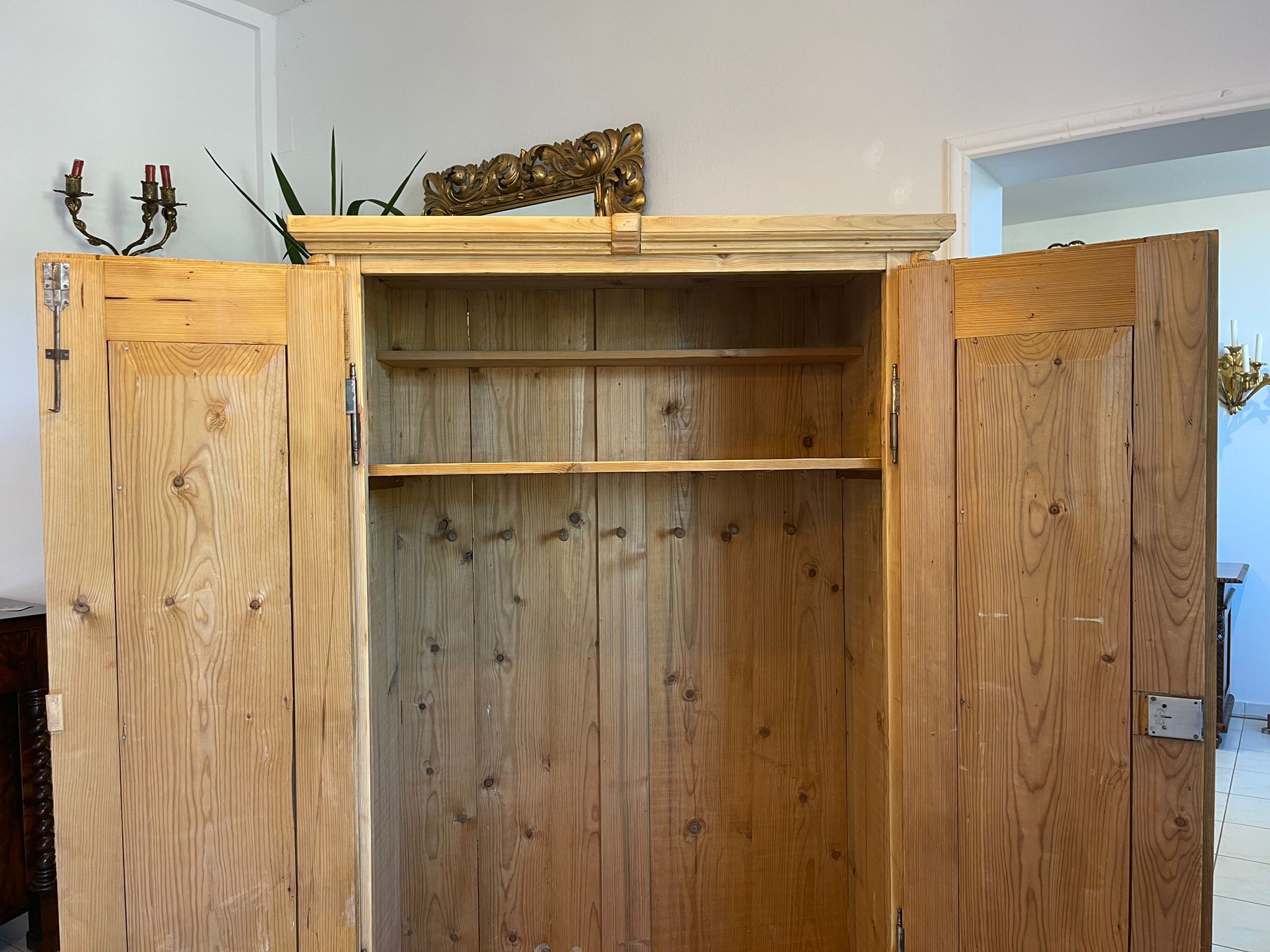 7a406c11-2919-420e-a9e4-123bcae588b1 Steirischer Bauernschrank Antik Gründerzeit Bauernkasten Naturholz A4828