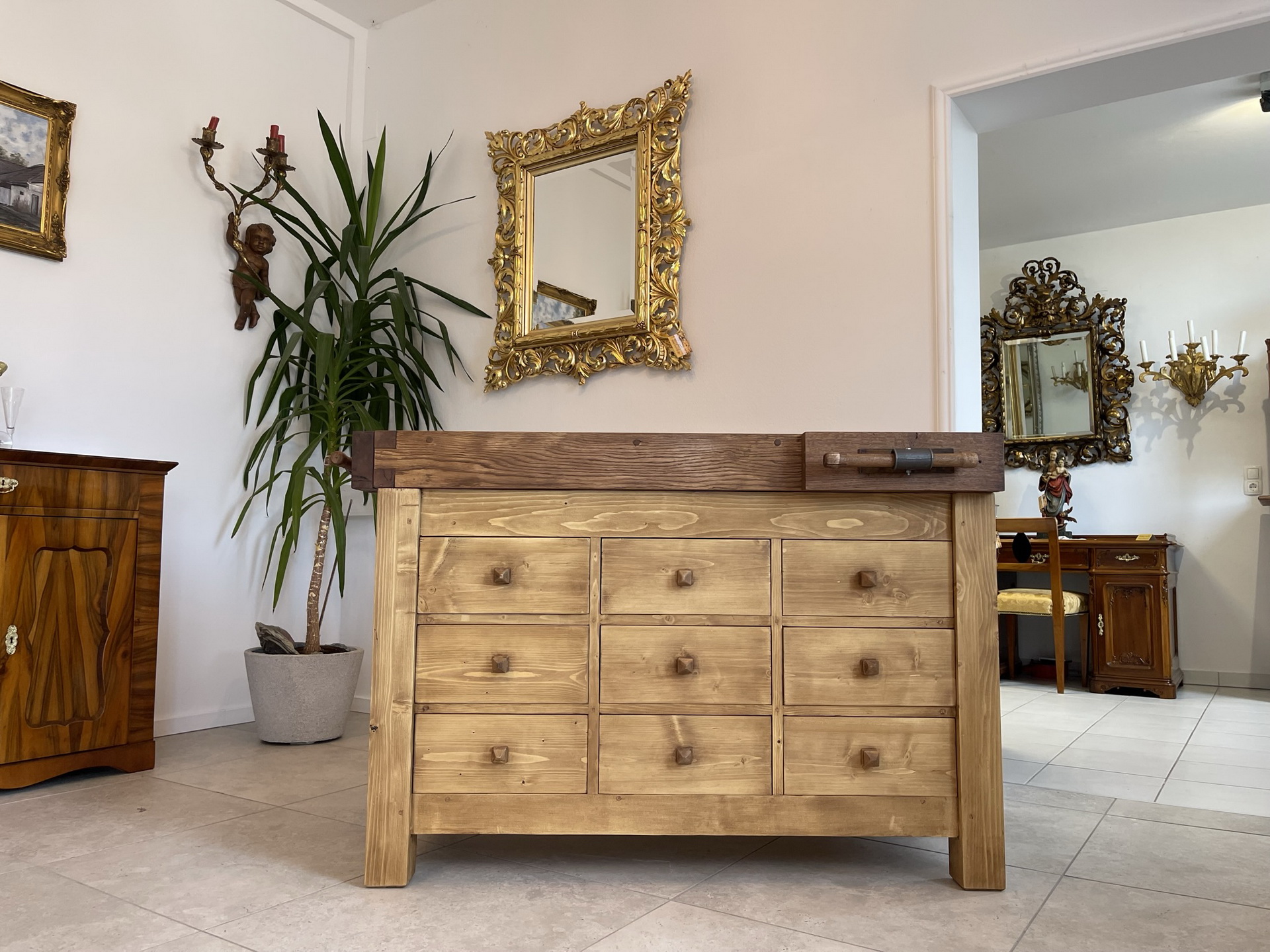 Barock-Empire-Biedermeier_33 schmale Hobelbank,Werkbank Ladentisch i1965