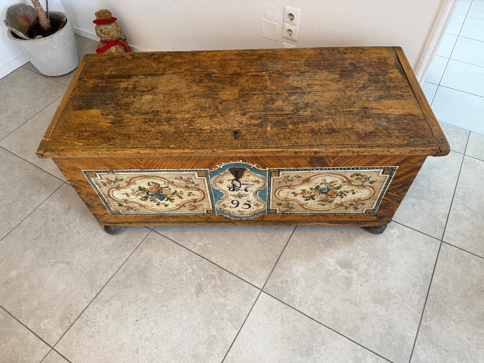 Urige handbemalte Tiroler Truhe Landhaustruhe Bauerntruhe G2342