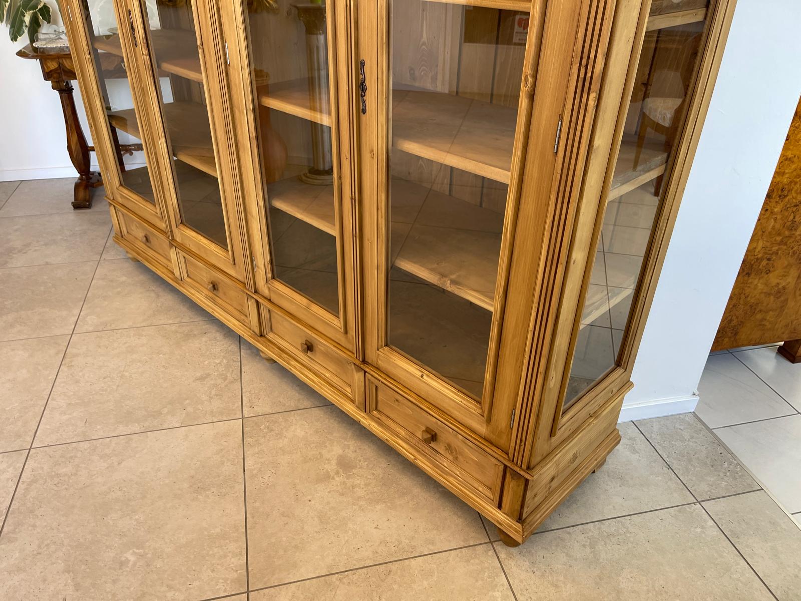 Bäuerliche Glas Vitrine Glasschrank Naturholz Bücherschrank Weichholz G1646