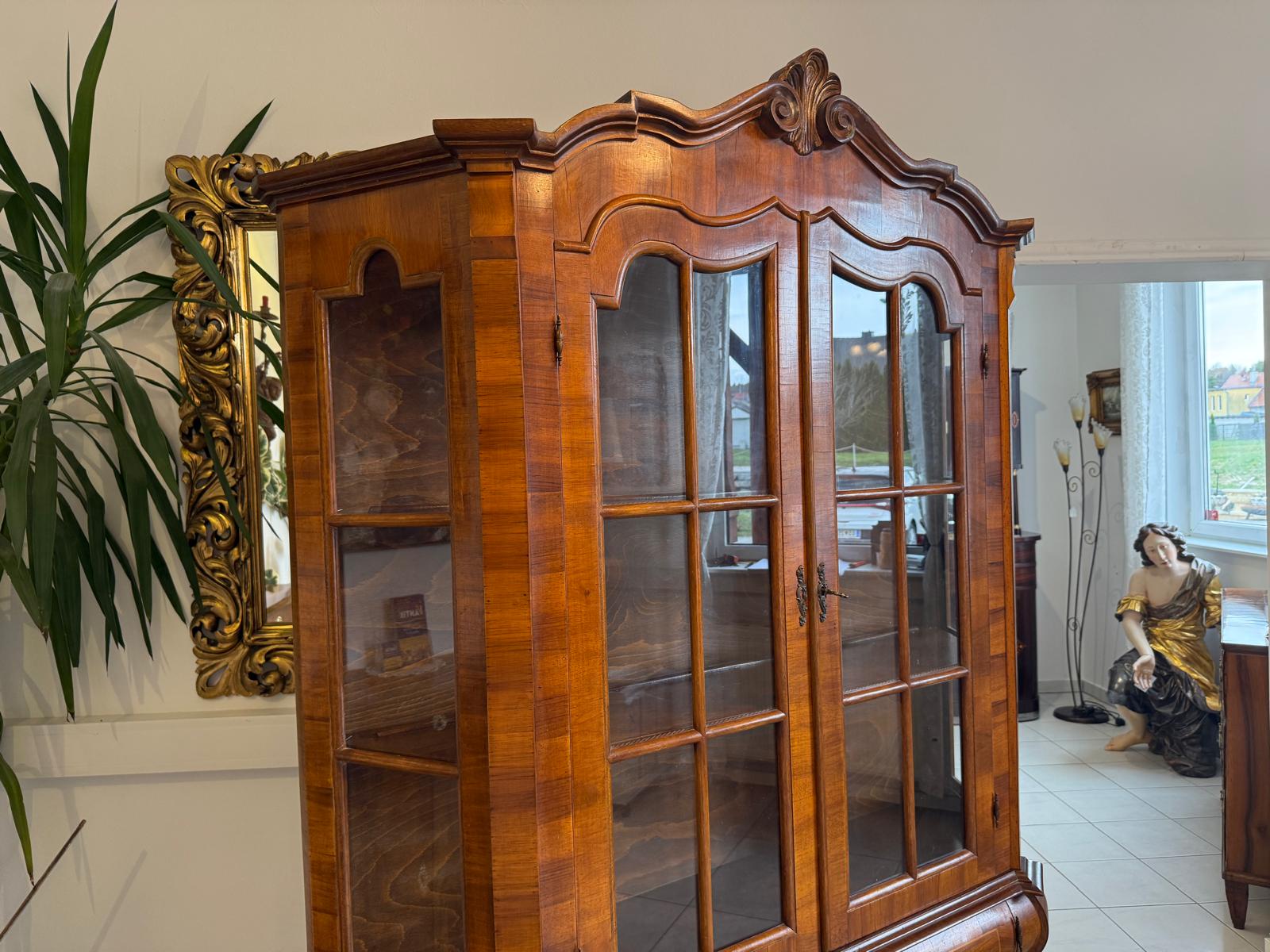 Barockstil Vitrine Intarsiert Nussholz Bücherschrank Stilschrank D2305