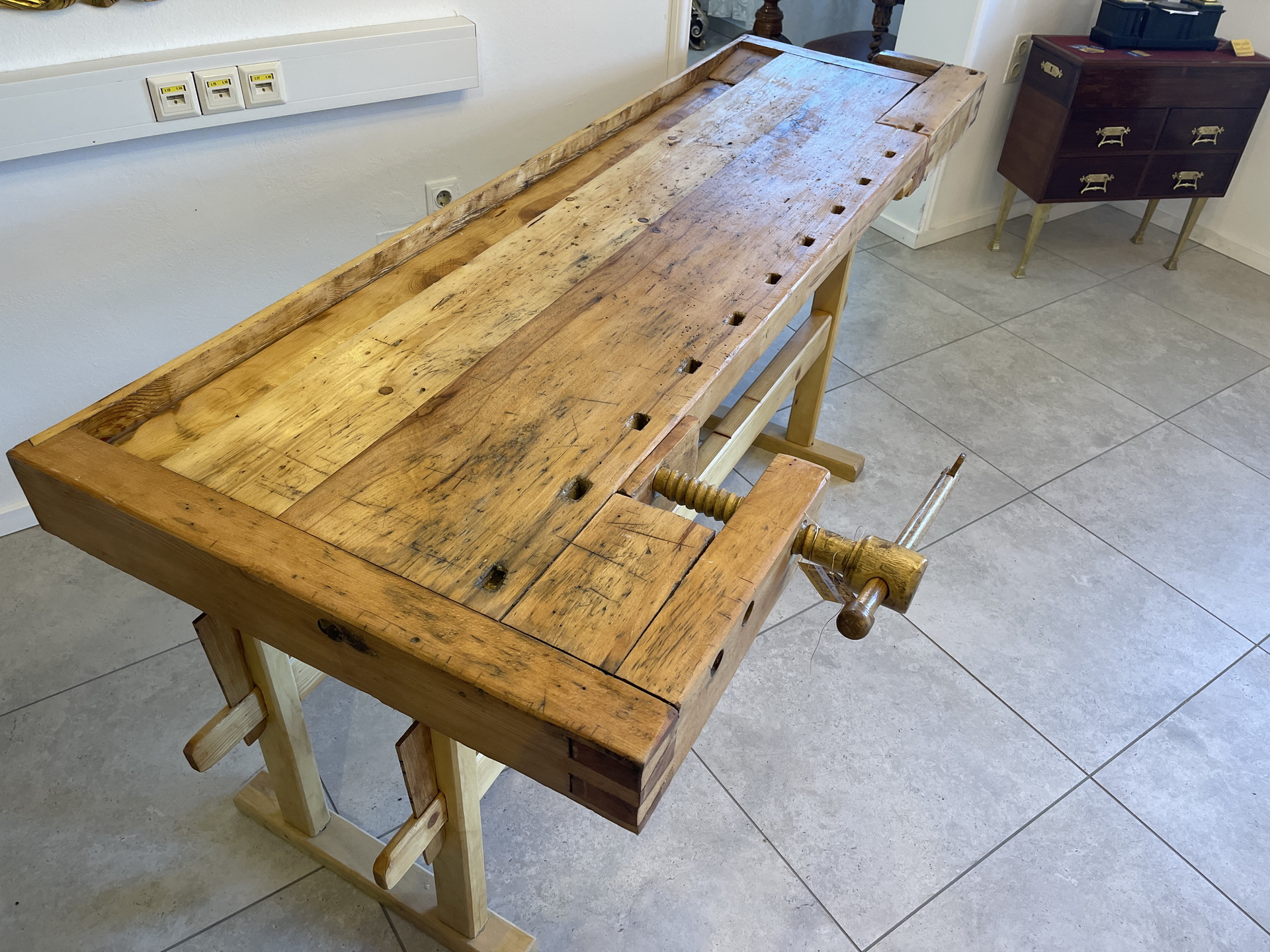 Bauernschrank-39 Sale Original Hobelbank, Werkbank, Designertisch B1925