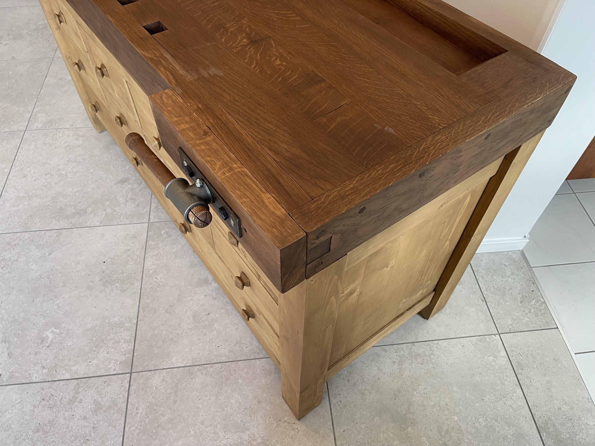 barock-biedermeier_122NXBs5PHeNQbwR Urige Antike Hobelbank, Alte Werkbank aus Eichenholz mit Ladenelement B1192