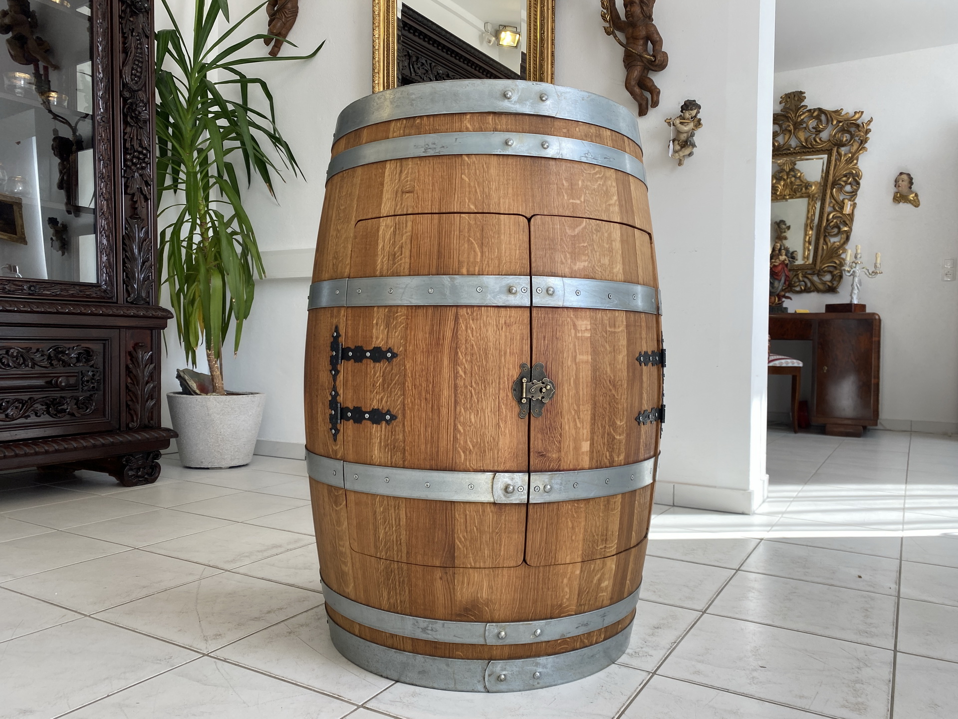 Bauernmabeo-Altwaren-Antikes_84 Weinfass Bar - Umgebautes Eichenfass als stilvolle Hausbar A2611