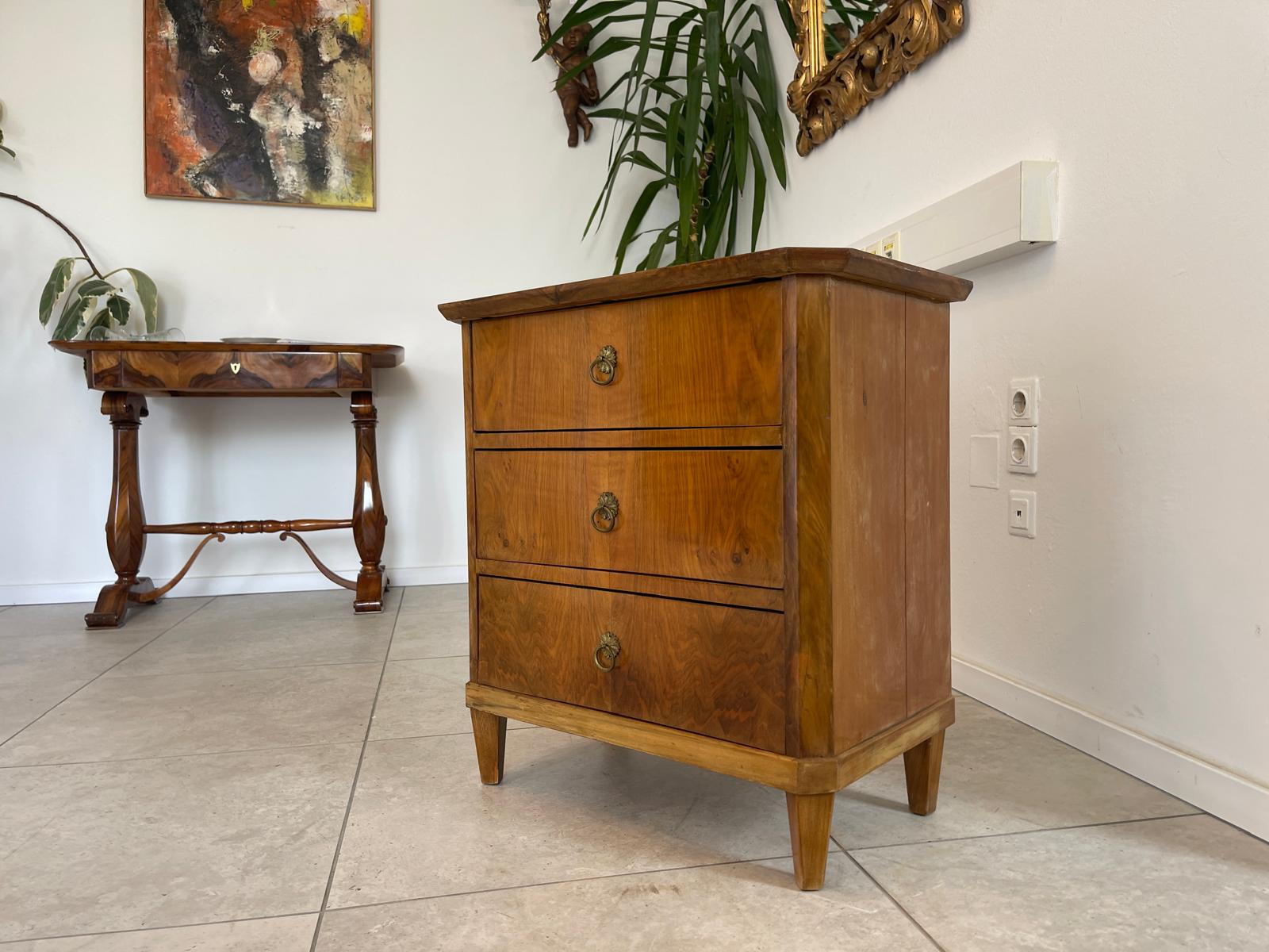 Kommode Biedermeier Stil 3 Laden Stilmöbel Nussholz G1665