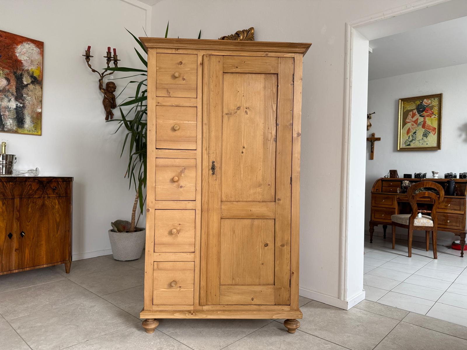 Uriger Brotschrank Almerschrank Speiskasten Bauernkasten G2066