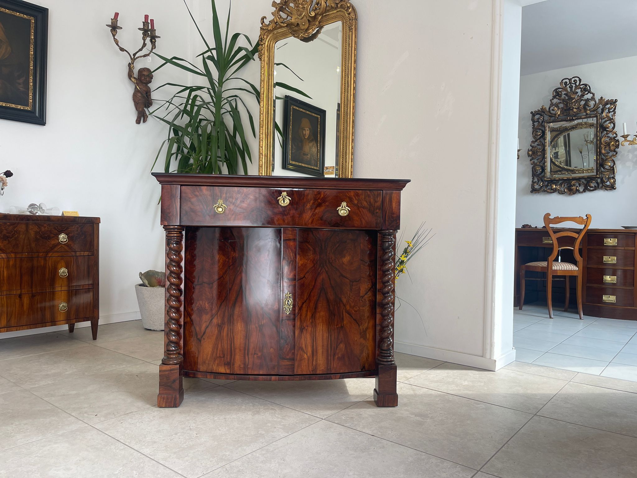 1a2ebae3-9f0a-453e-a691-440decd954a5 Restaurierte Biedermeier Anrichte Säulentrumeau Antiquität A4655