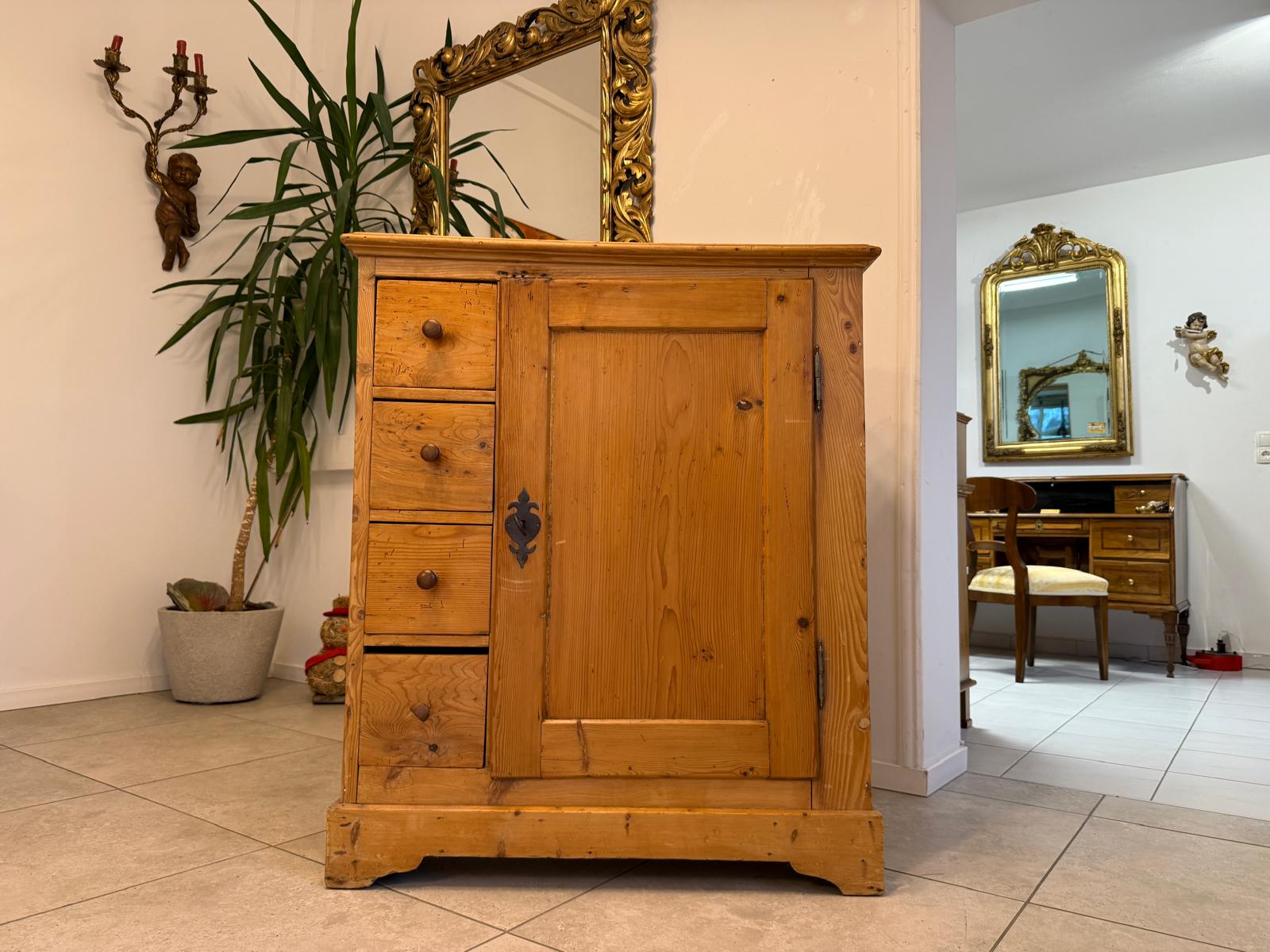 Uriger Biedermeier Brotschrank Almerschrank Speiskasten Bauernkasten G2327