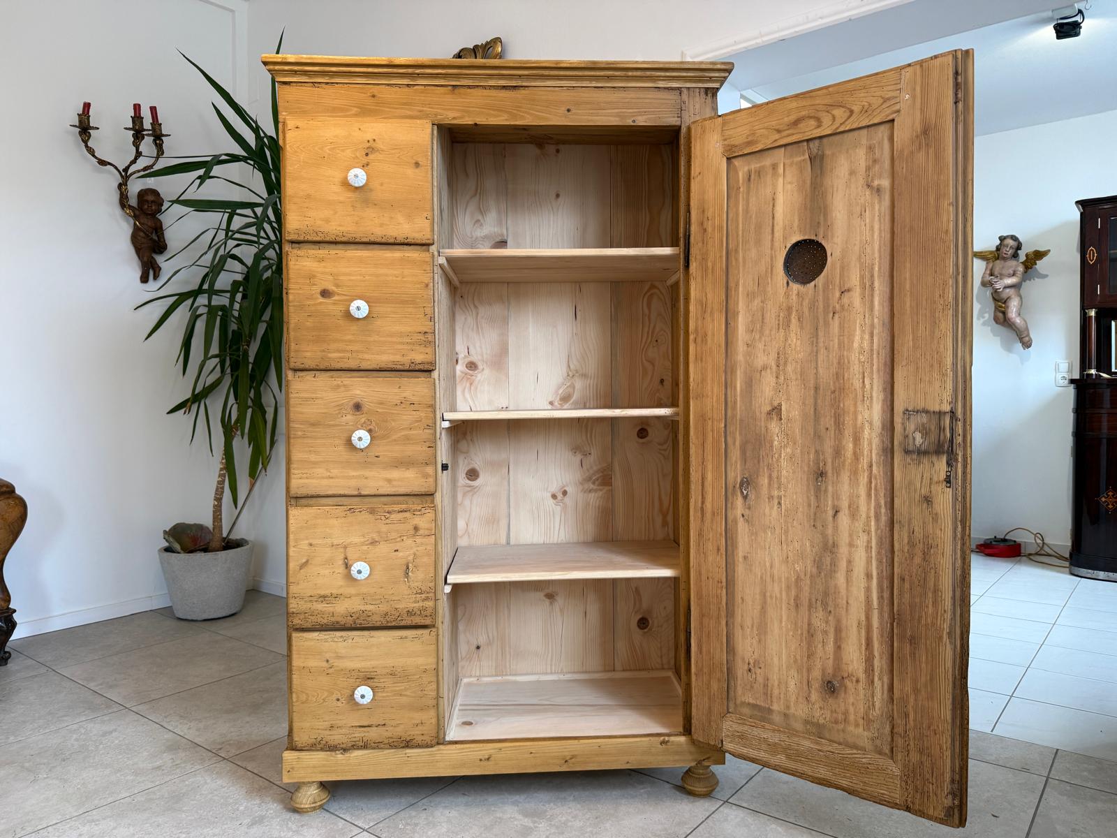Uriger Biedermeier Brotschrank Almerschrank Speiskasten Bauernkasten D1169