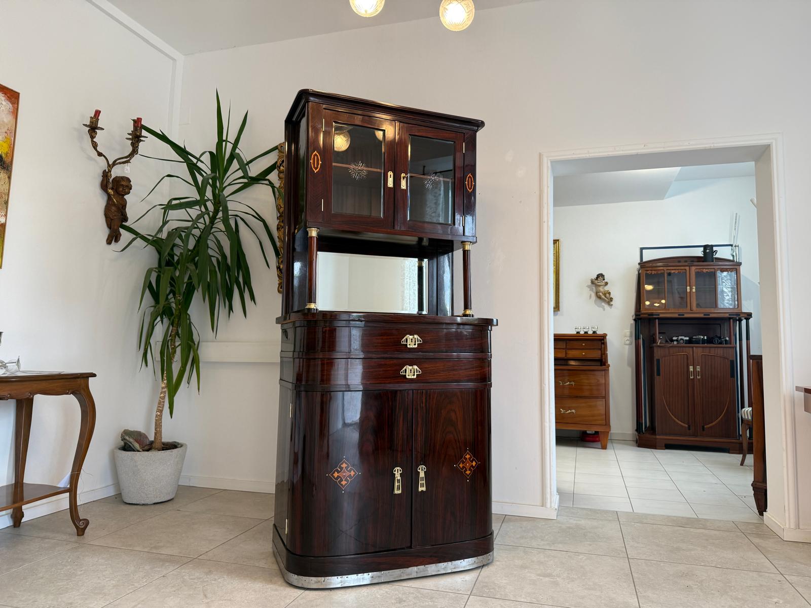 Sale Restauriertes Jugendstil Designerbuffet Aufsatzbuffet Schellack Antiquität G1814