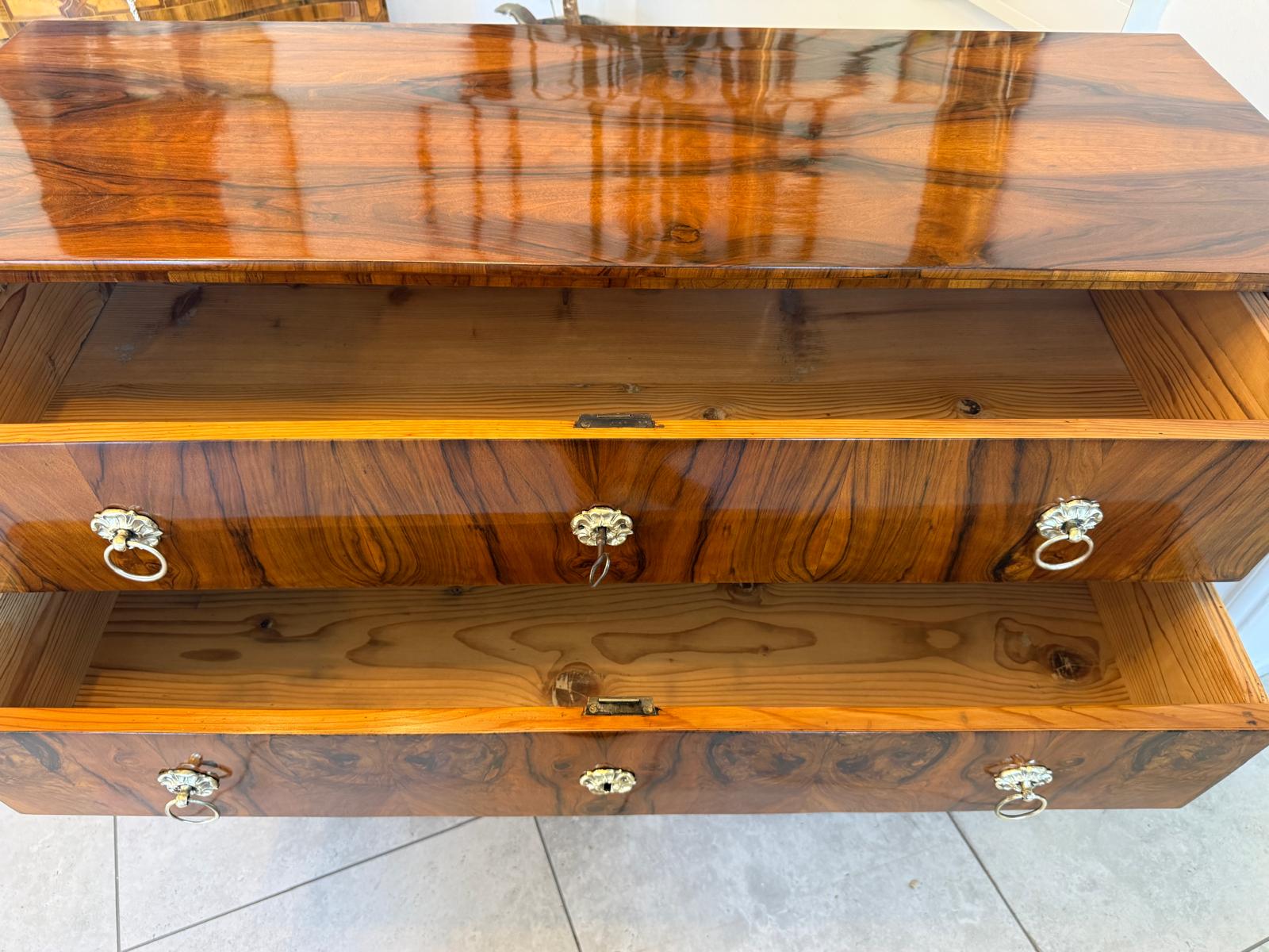 Biedermeier Kommode Nussholz Restauriert Furniert Antiquität D2764