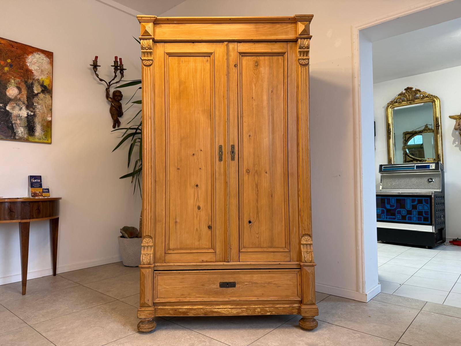 Biedermeier Bauernschrank Naturholzschrank Weichholz D1036