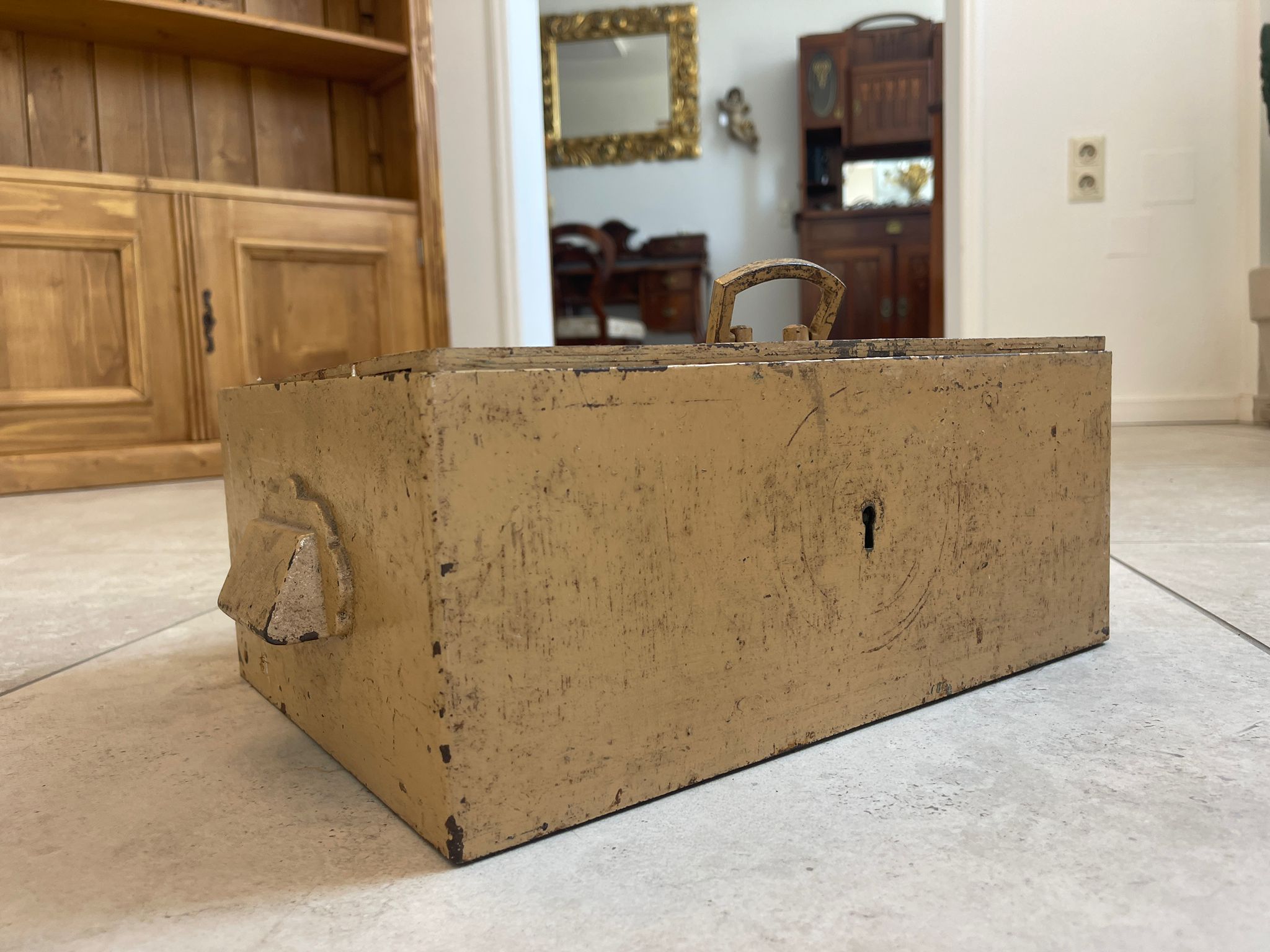 Charmante Eisenkasse um 1900 abschließbar & funktionstüchtig G1636 Charmante Eisenkasse um 1900 abschließbar & funktionstüchtig G1636