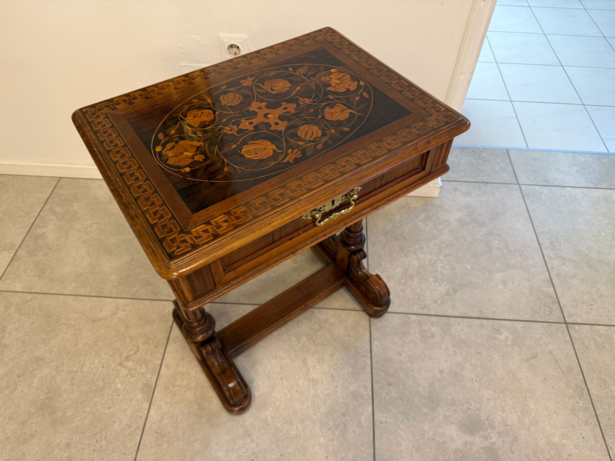 Originales Gründerzeit Tischerl Nähtischerl Original G2231