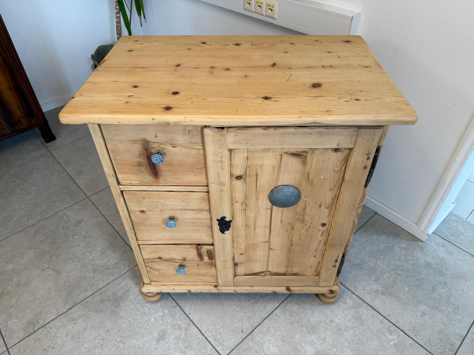 Brotschrank Almerschrank Speiskasten Bauernkasten Naturholzschrank  G2115