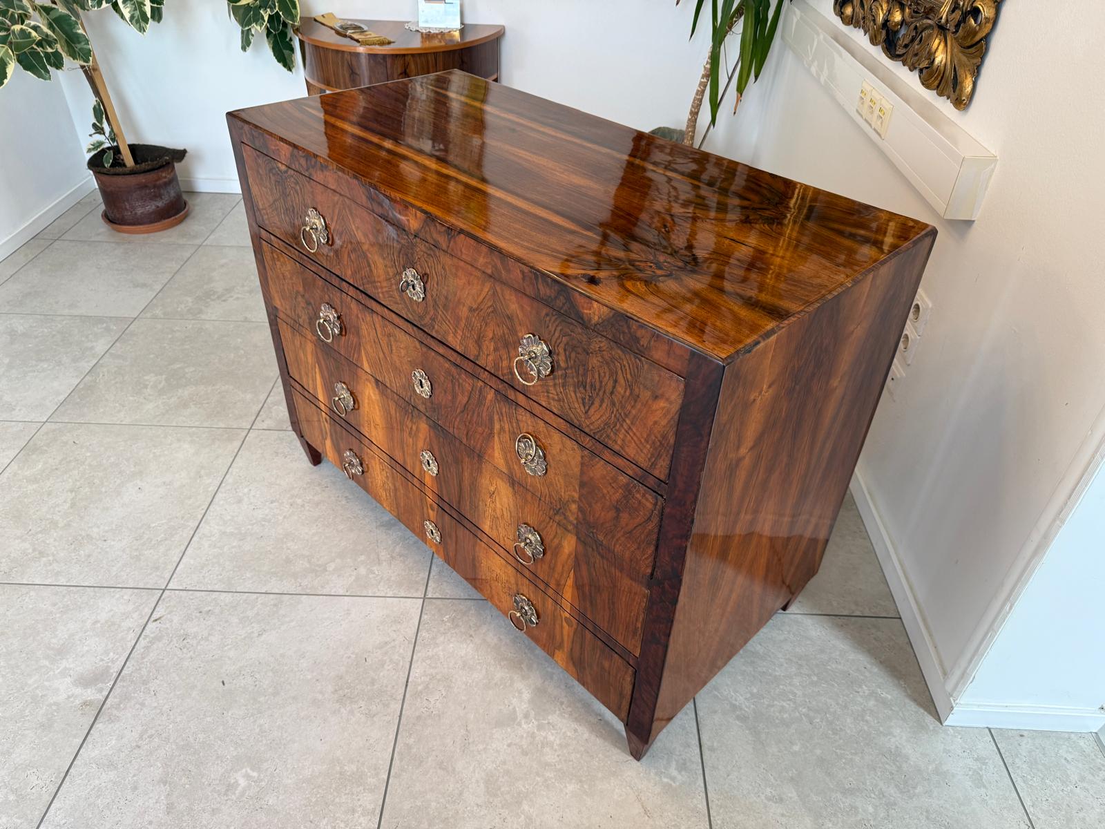 Restaurierte Biedermeier Kommode 4 Ladenkommode Nussholz G2211