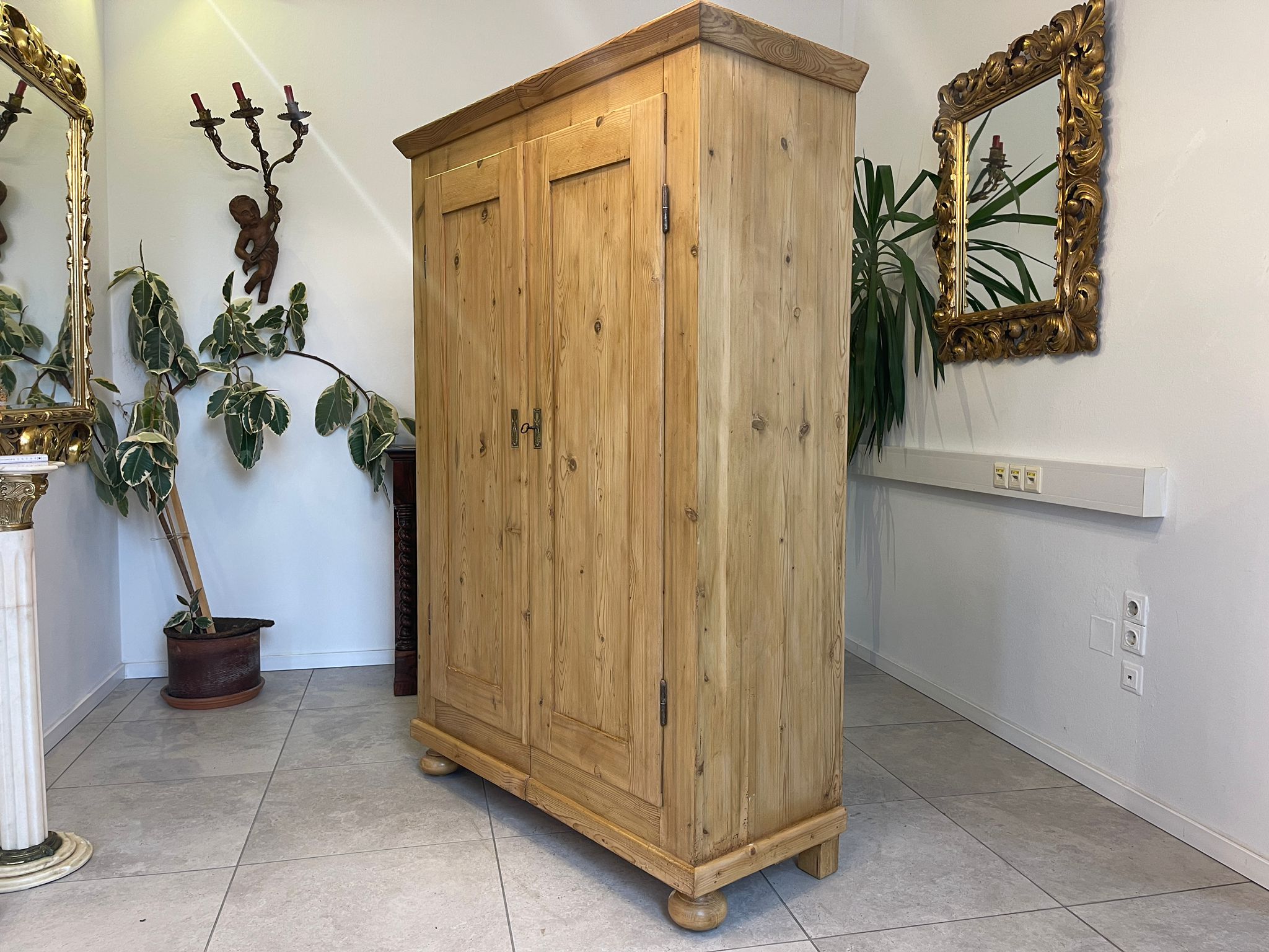 e5715067-acc3-47ad-bbd0-a780eb440fdb-1 Traum Biedermeier Bauernschrank Naturholzschrank A5026