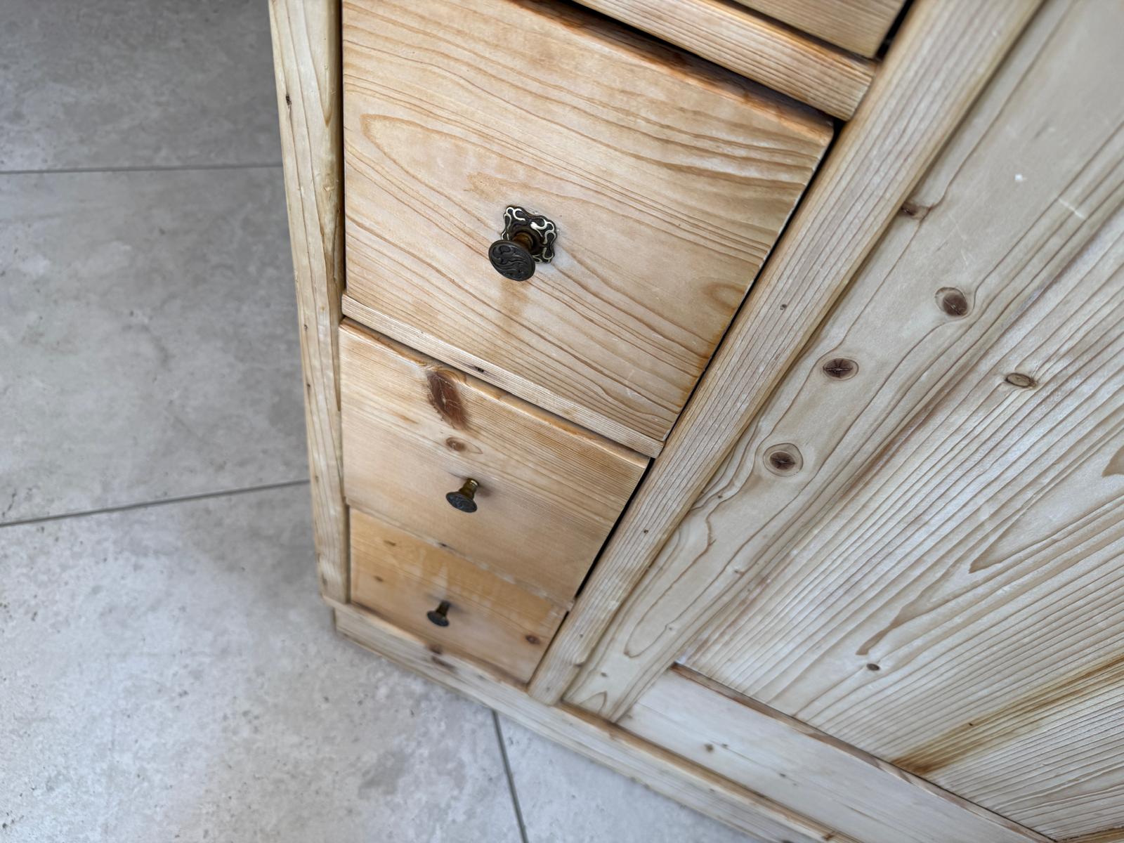 Uriger Speiskasten Ladenschrank Kräuterschrank Fichtenholz Antik G2016