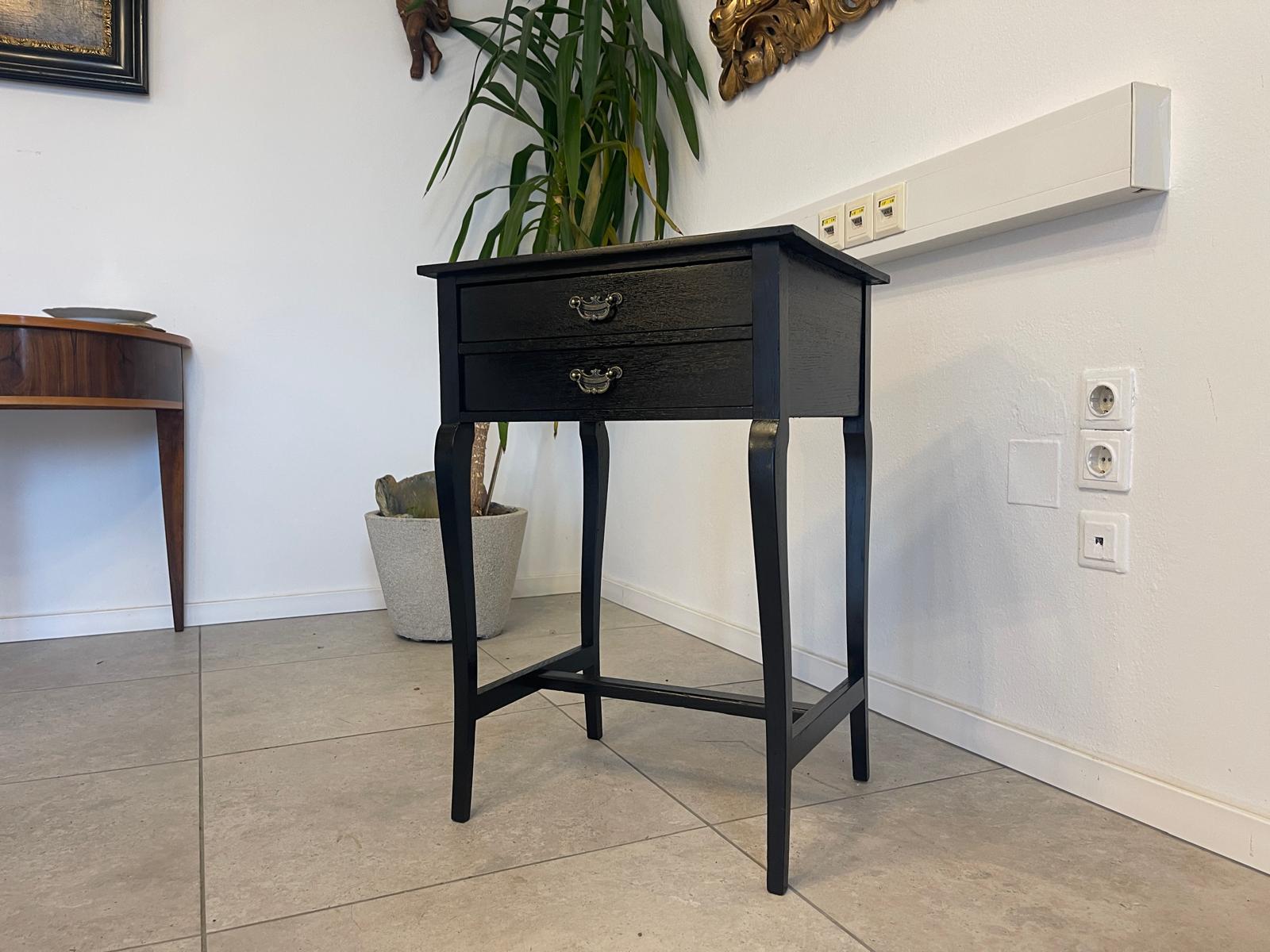 Restaurierter Jugendstil Tisch Beistelltisch Tischerl elegant E1006