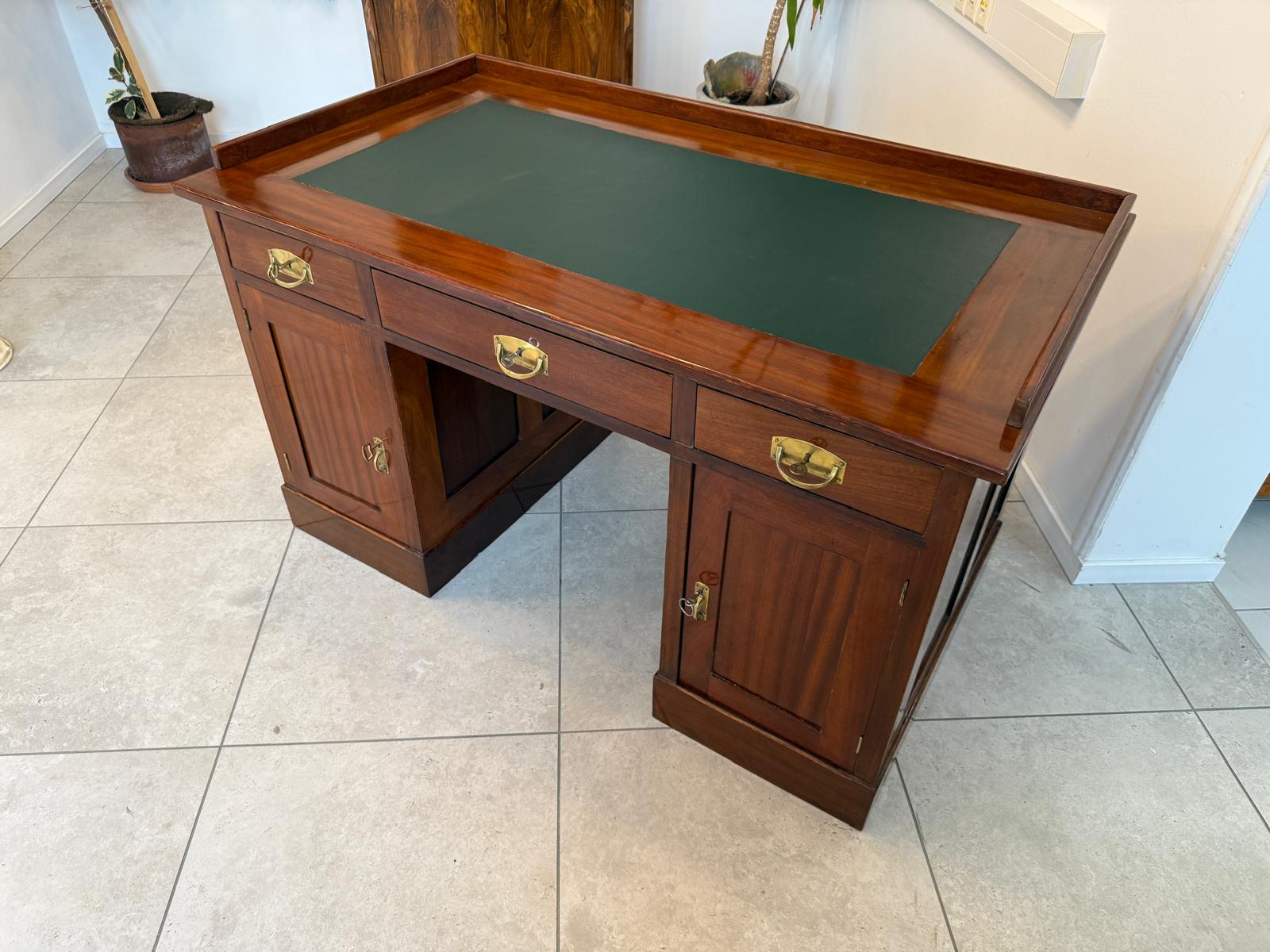 Altrestaurierter Jugendstil Schreibtisch Sekretär Freisteher G1878