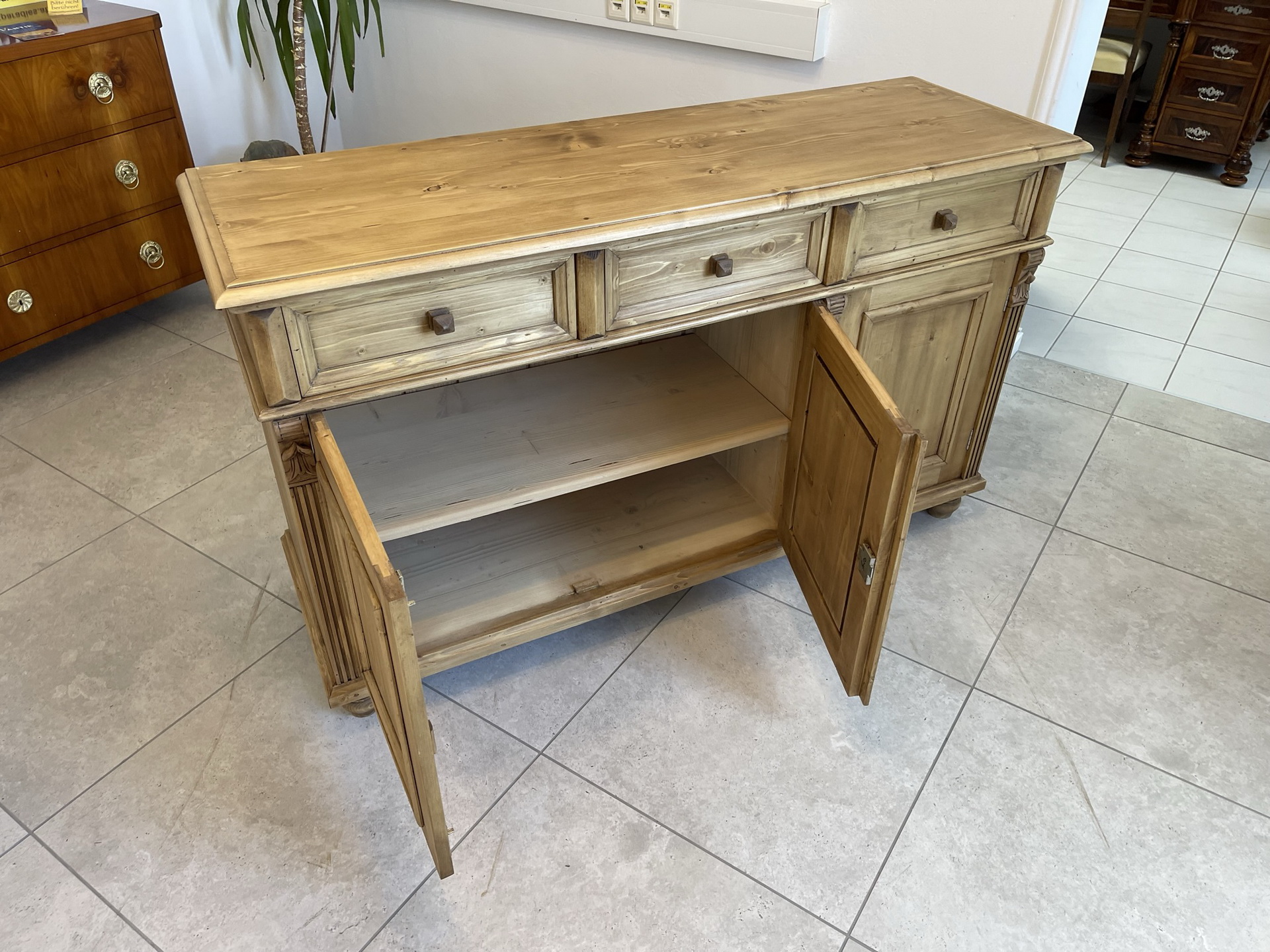 biedermeier-empire-barock_09hobnBnQVcRFHY Apothekenschrank 3 Ladenkommode Ladenschrank A4119