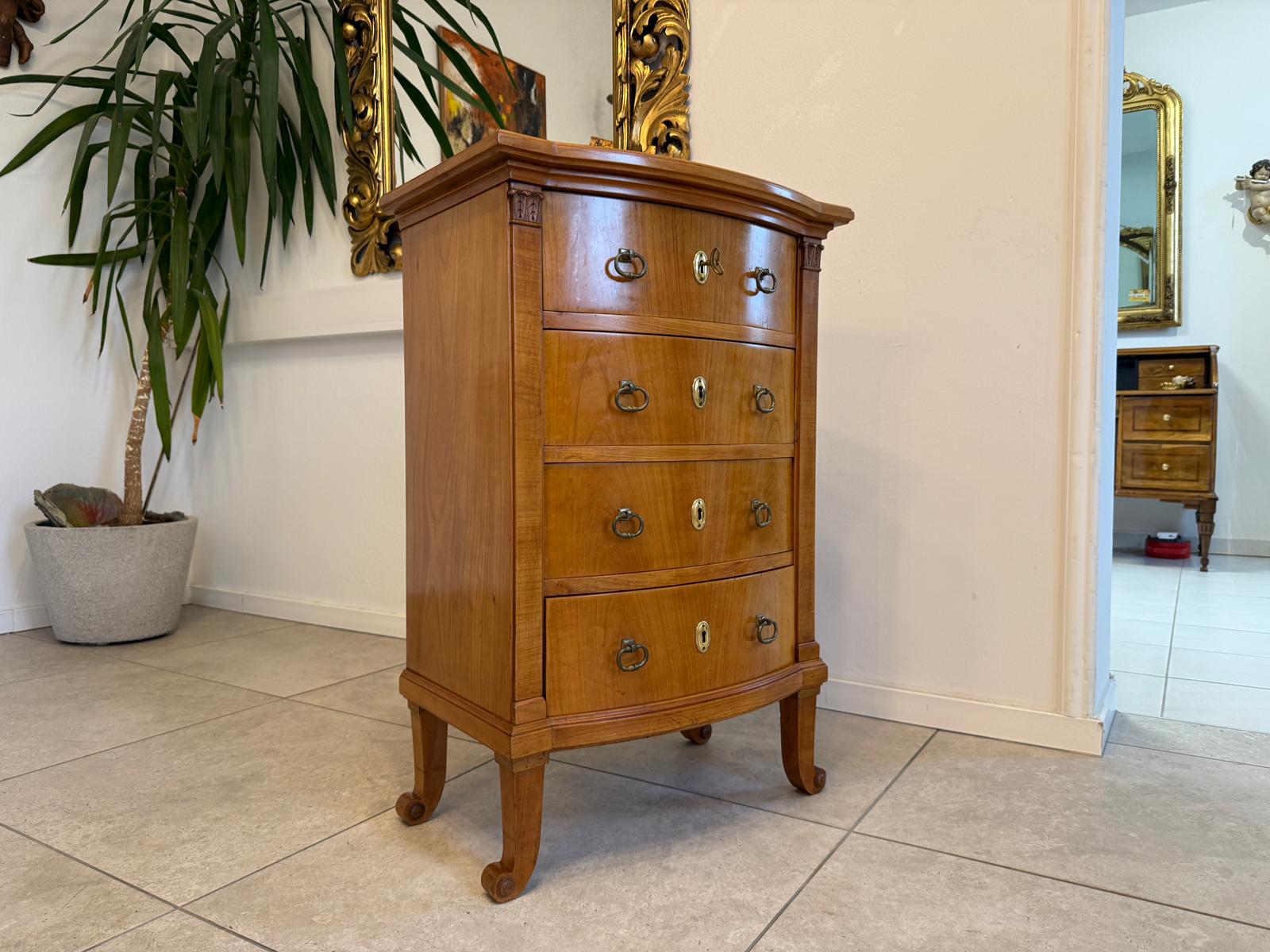 Restaurierte Jugendstil Kommode 4 Ladenkommode Nussholz G2226 | G2226