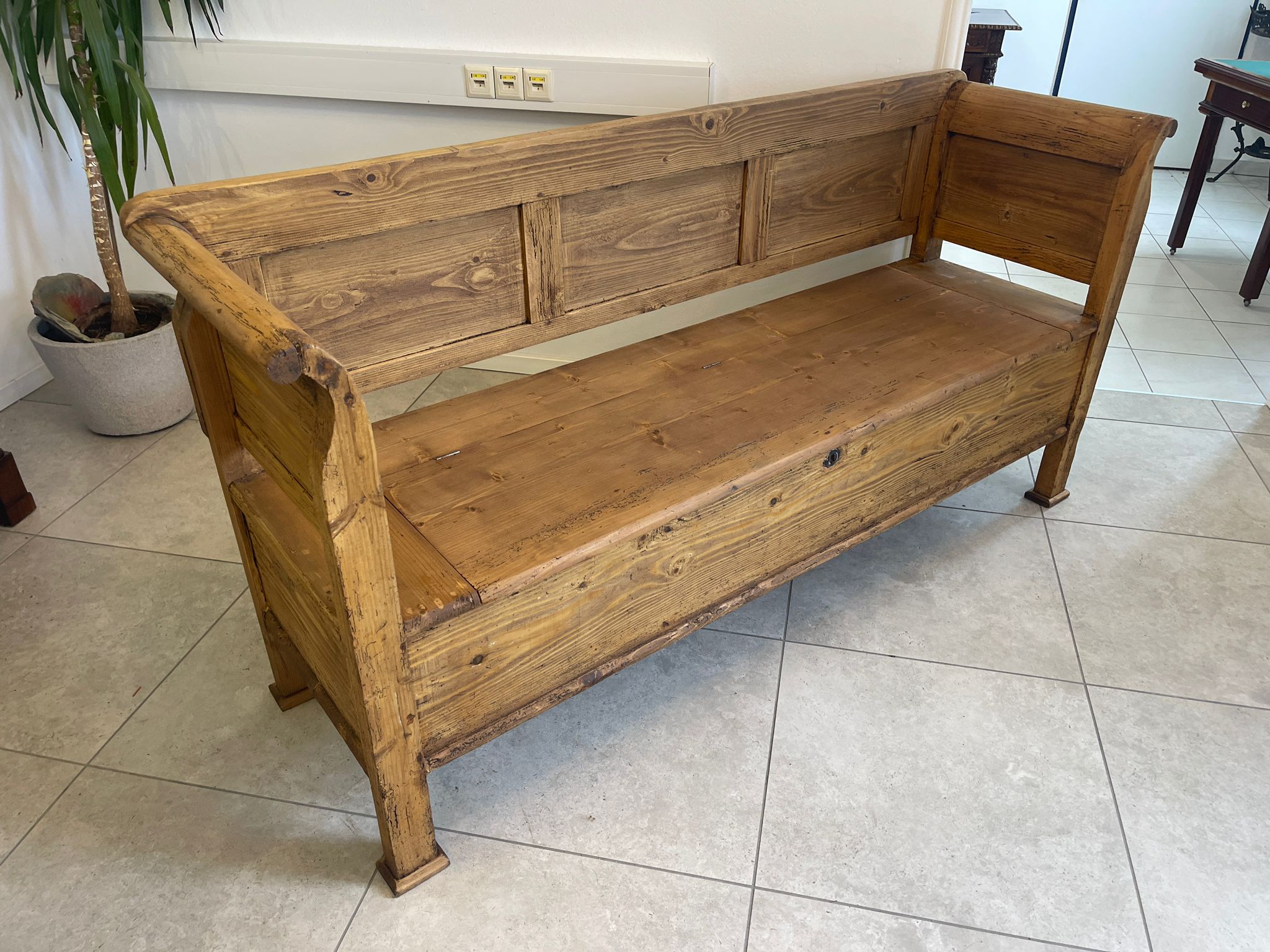 d8ac29fb-51c1-41a0-bf5b-4f837370c611 Provinzielle ORIGINALE Biedermeier Truhenbank Landhausbank A4863