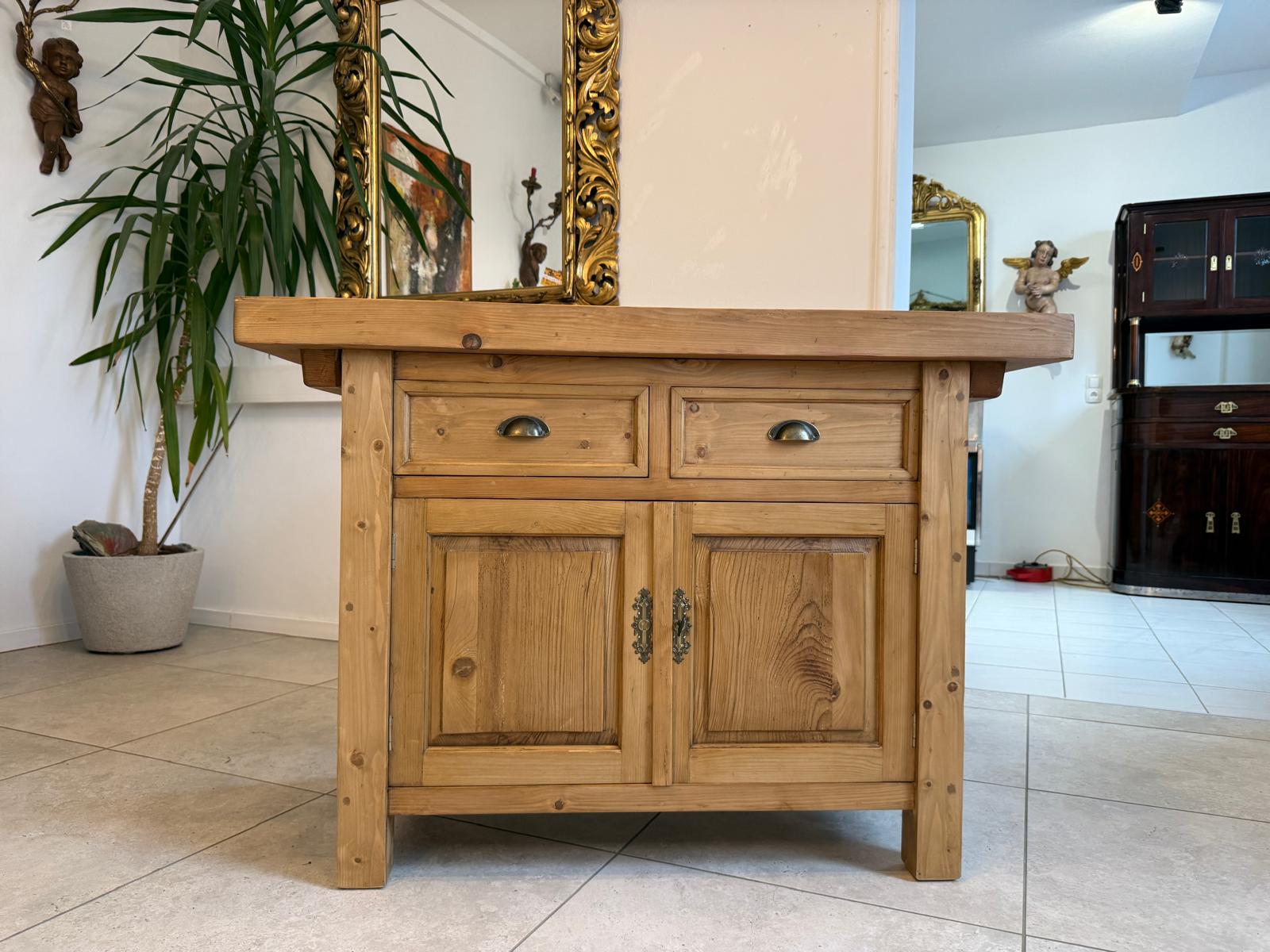 Urige bäuerliche Bar Altholz Vintage Verkaufstheke Schneidertisch D1114