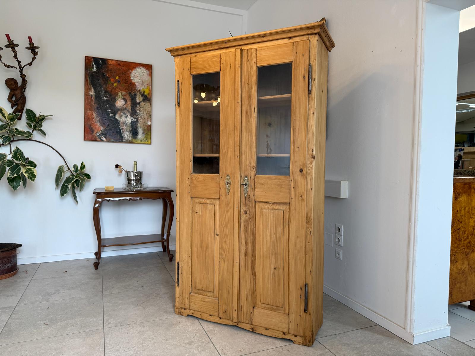 Restaurierte Biedermeier Bauernvitrine Bauernschrank Bauernvitrine G1824