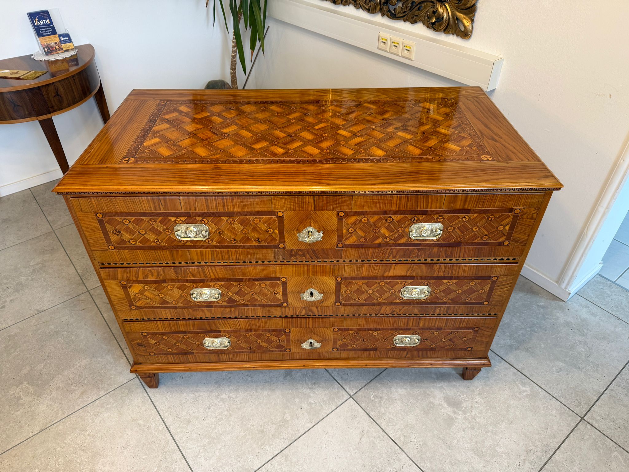 Restaurierte Marketierte Barock Ladenkommode Original Nussfurniert Antiquität D1045
