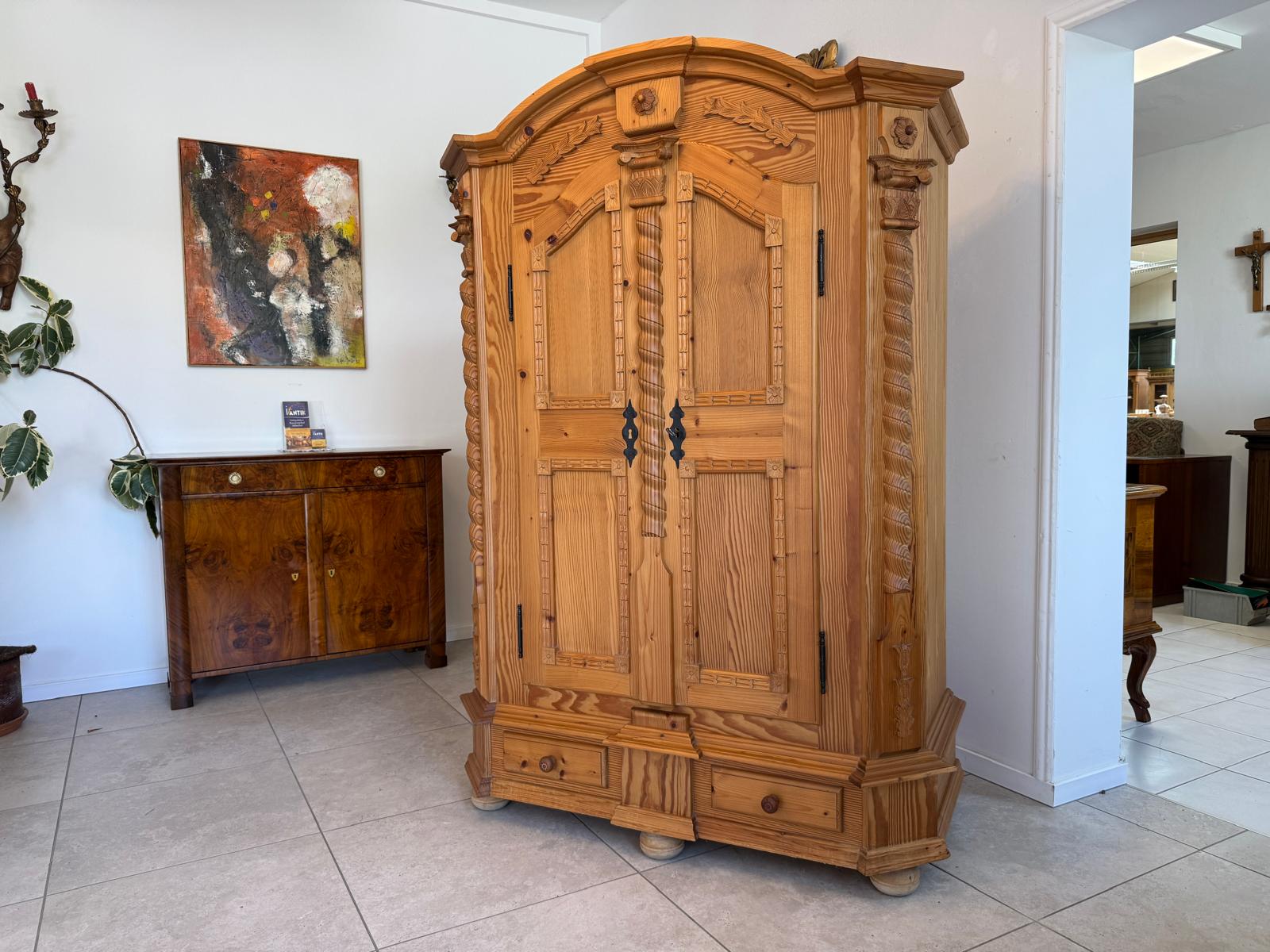 Bauernschrank Landhausschrank Barockstil Kleiderkasten Weichholz Alt & Antik D2514