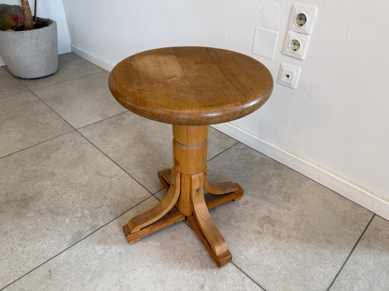 Antiker Jugendstil Hocker aus Holz Metallspindel G2107