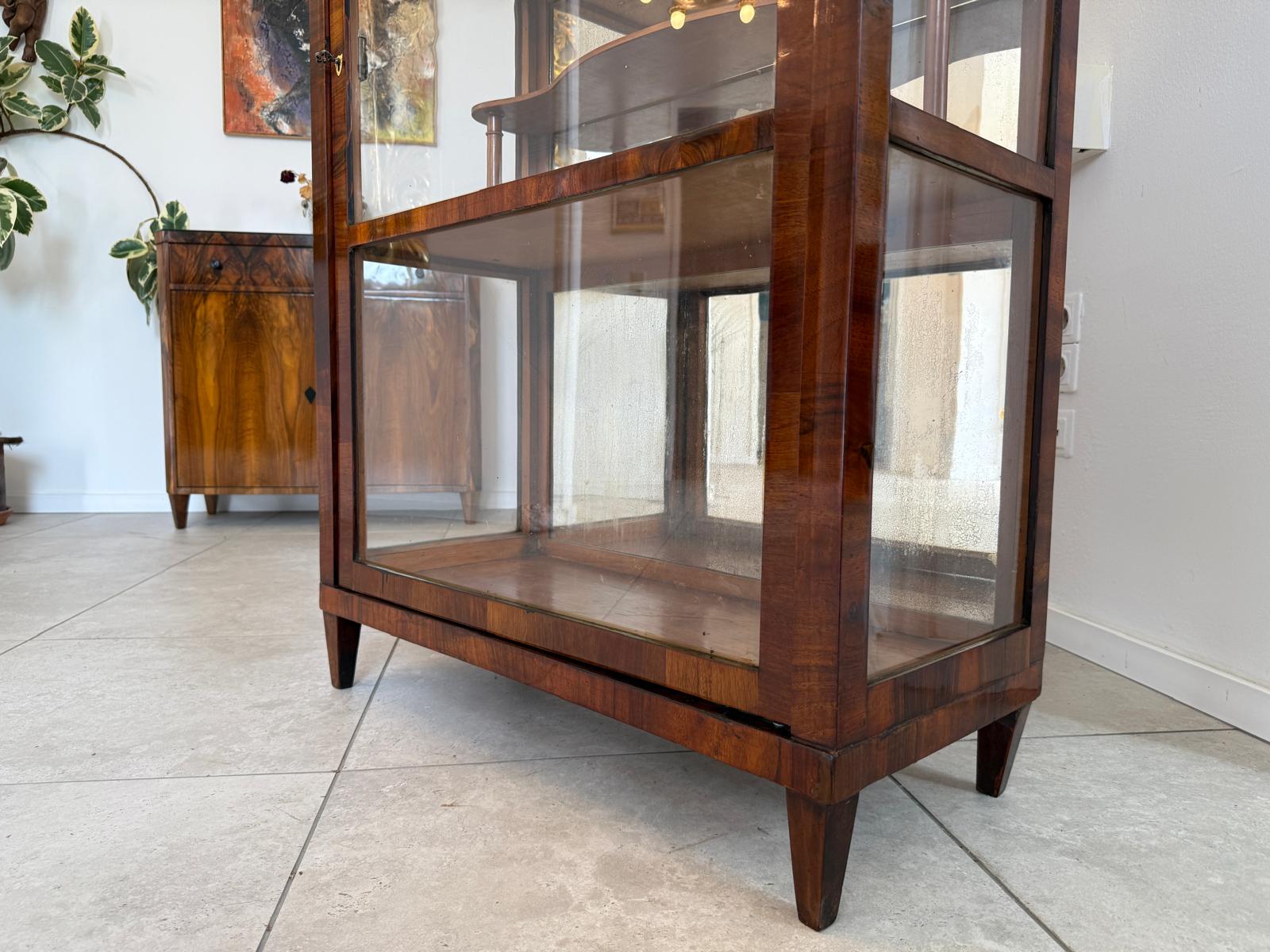 Restaurierte Stilvitrine Biedermeier Glasschrank Bücherschrank G2014